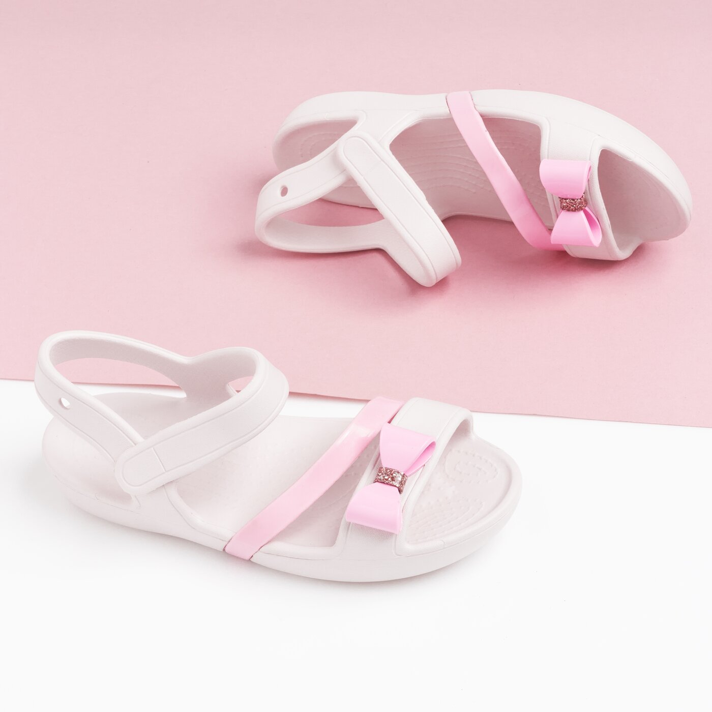 Dziecięce sandały / klapki CROCS LINA CHARM SANDAL K 2055306pik kolor różowy