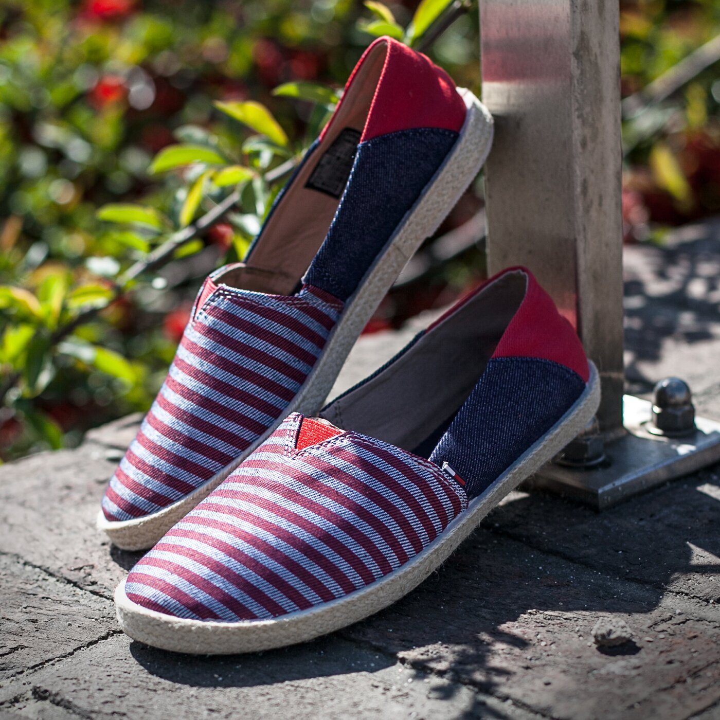 Damskie trampki TOMMY HILFIGER S1385ARI 2JS en56821154931 kolor czerwony