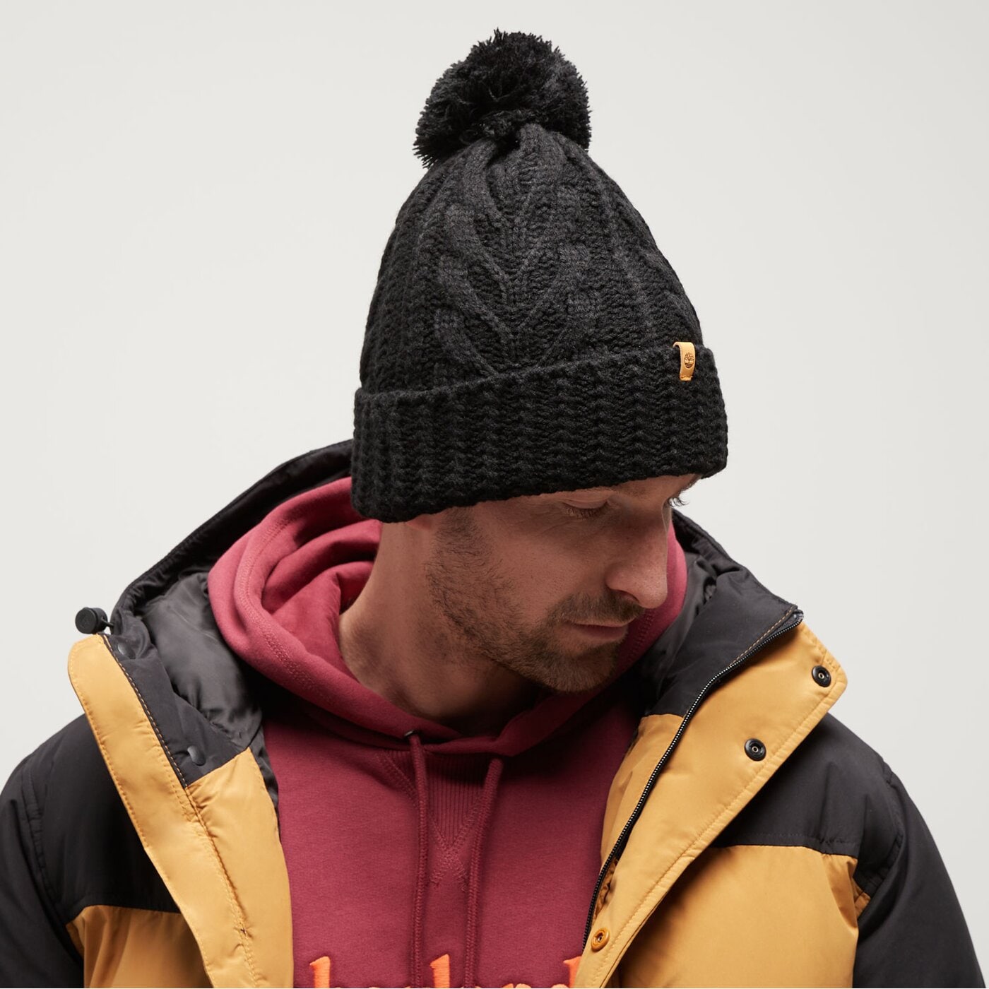 Damska czapka zimowa TIMBERLAND CZAPKA CABLE PREMIUM POM BEANIE tb0a1ero0011 kolor czarny