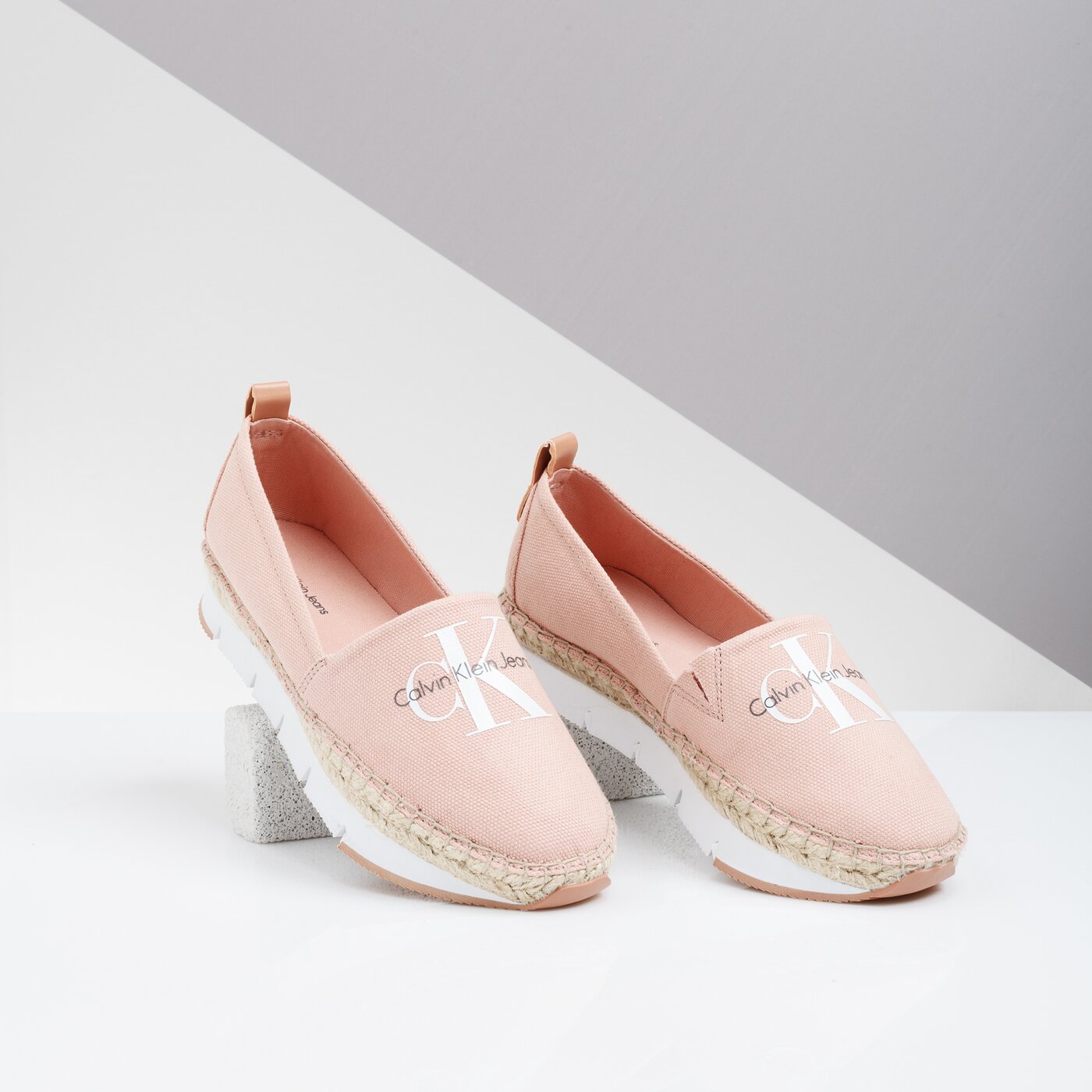 Damskie mokasyny i półbuty CALVIN KLEIN GENNA r3768blk kolor czarny