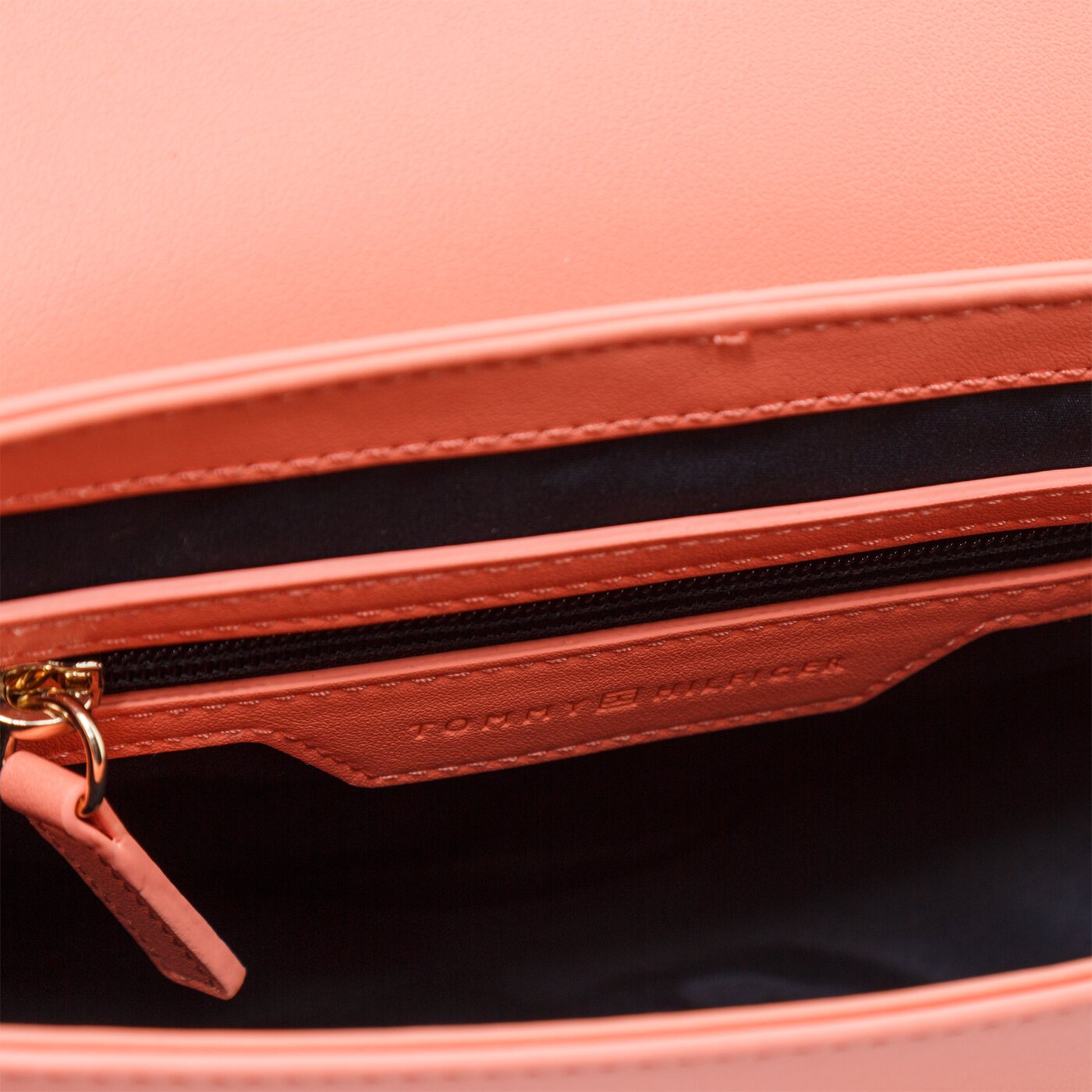 Damska torebka TOMMY HILFIGER TOREBKA STAPLE SADDLE aw0aw08226sn7 kolor pomarańczowy