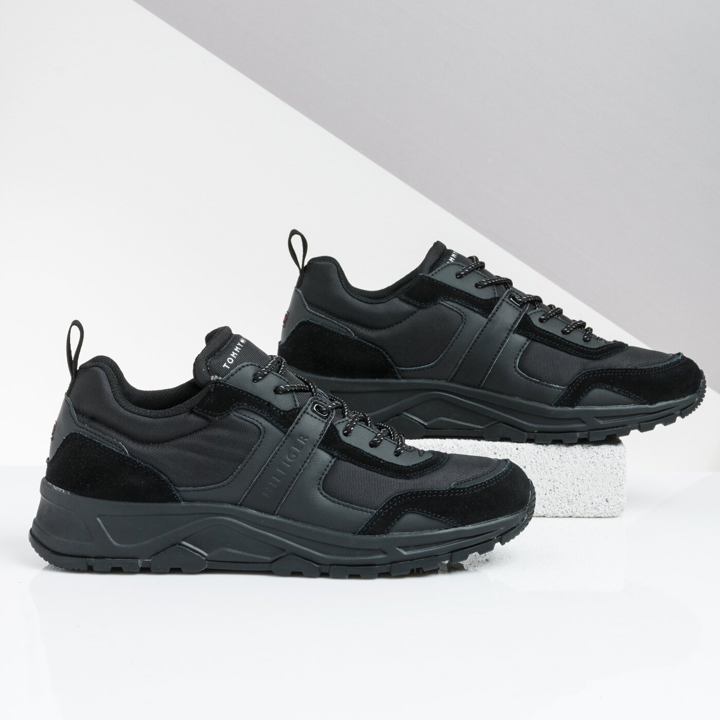 Męskie sneakersy (buty) TOMMY HILFIGER FASHION MIX SNEAKER fm0fm02389990 kolor czarny