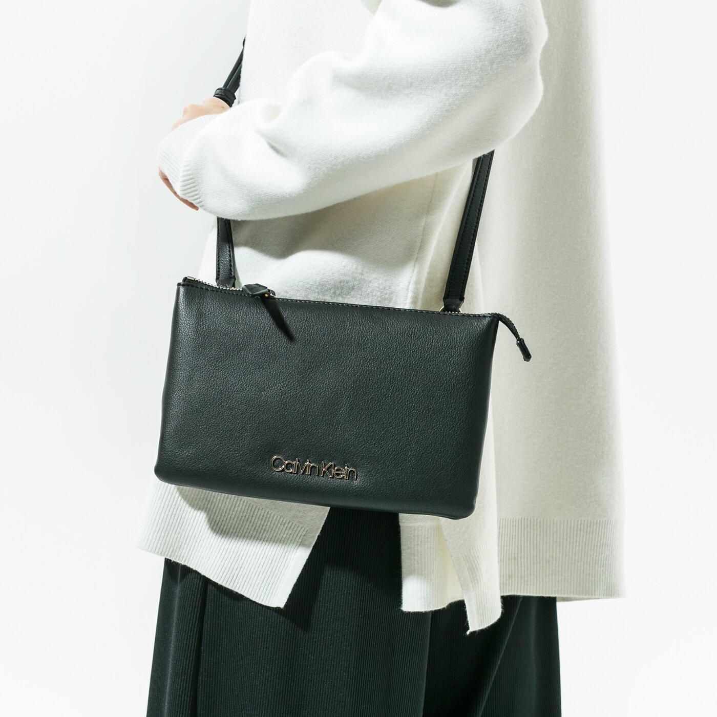 Damska torebka CALVIN KLEIN TOREBKA CROSSBODY DOUBLE k60k607019bax kolor czarny