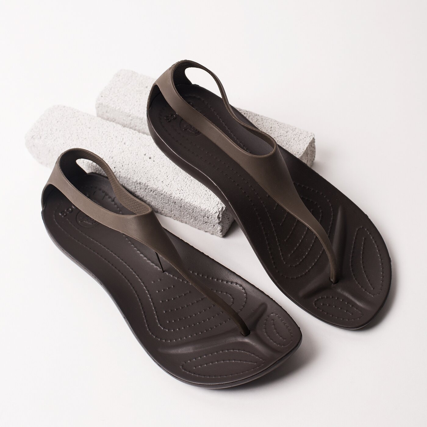 Damskie sandały CROCS SEXI FLIP W 1135422z kolor brązowy