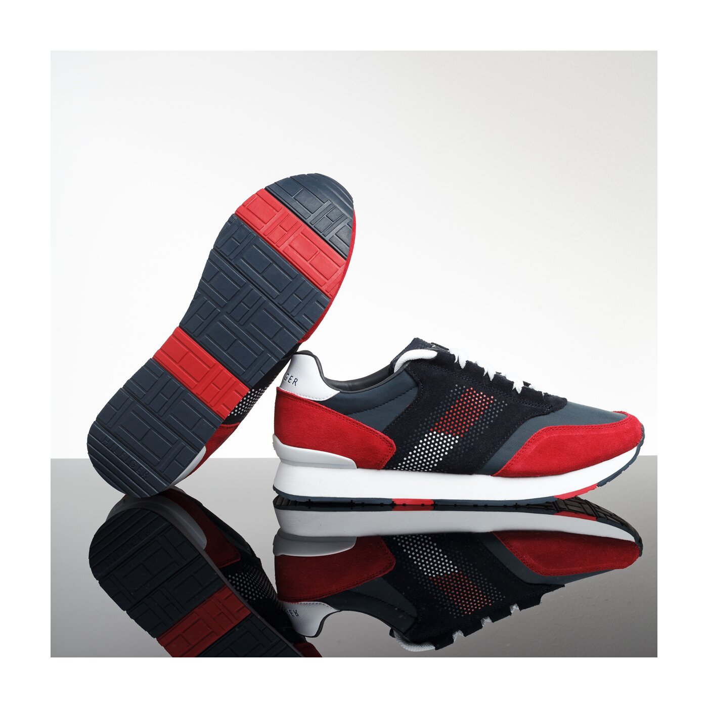 Męskie sneakersy (buty) TOMMY HILFIGER LEEDS 4C fm0fm02056020 kolor szary