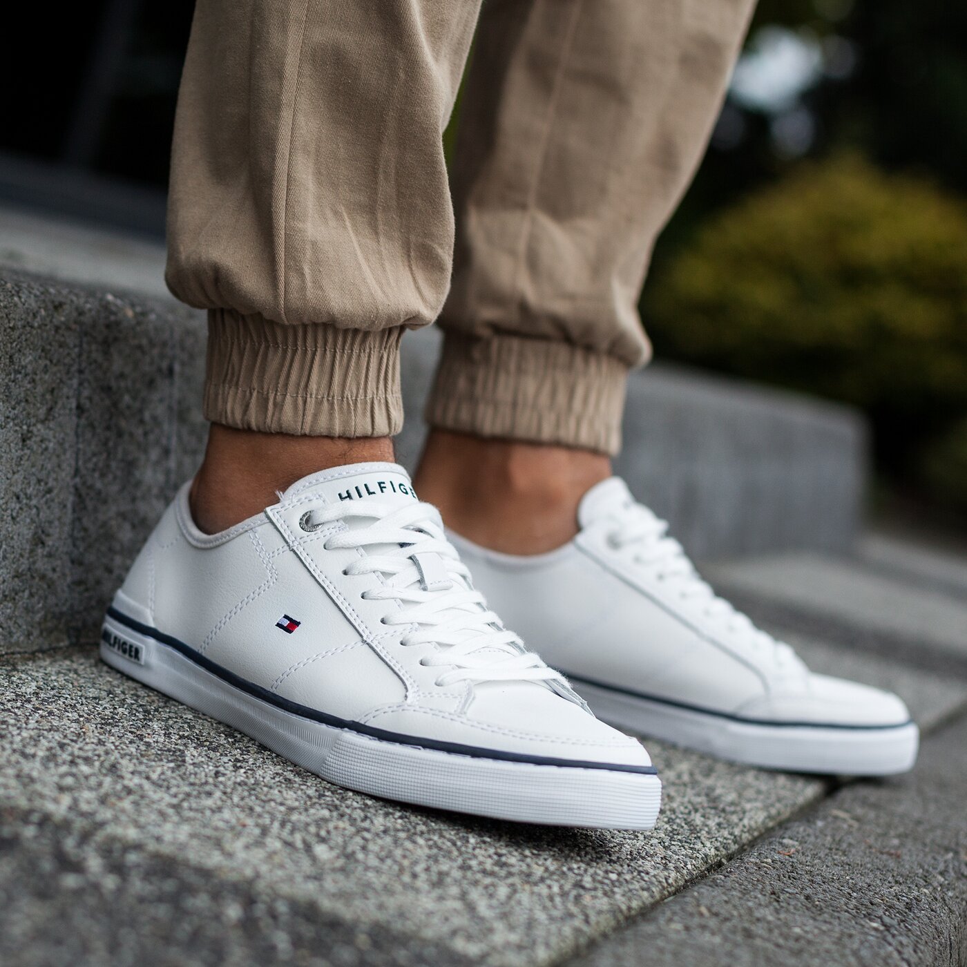 Męskie trampki TOMMY HILFIGER H2285ARRINGTON 2A fm56821580100 kolor biały