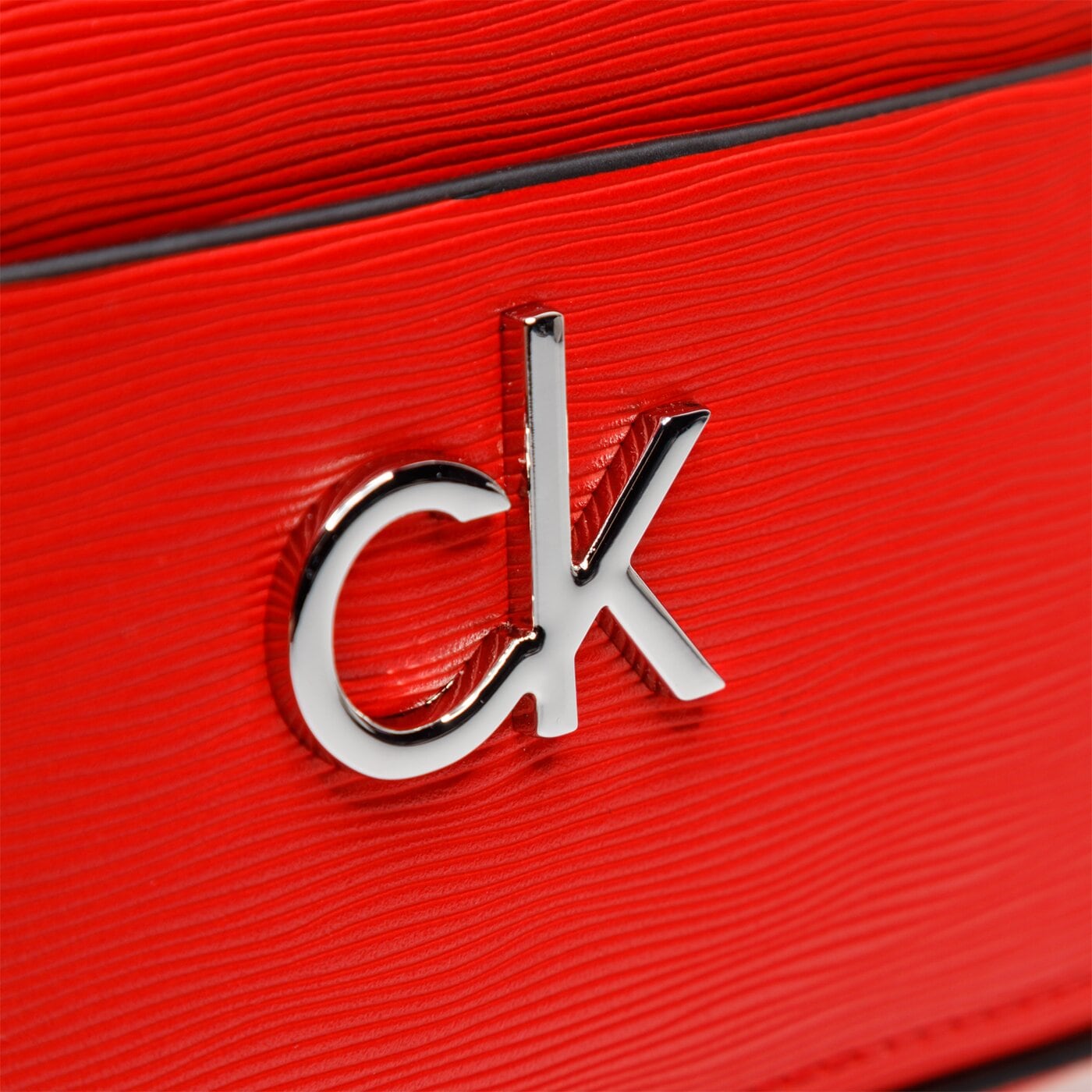 Damska torebka CALVIN KLEIN TOREBKA CAMERA BAG k60k608069xa7 kolor czerwony