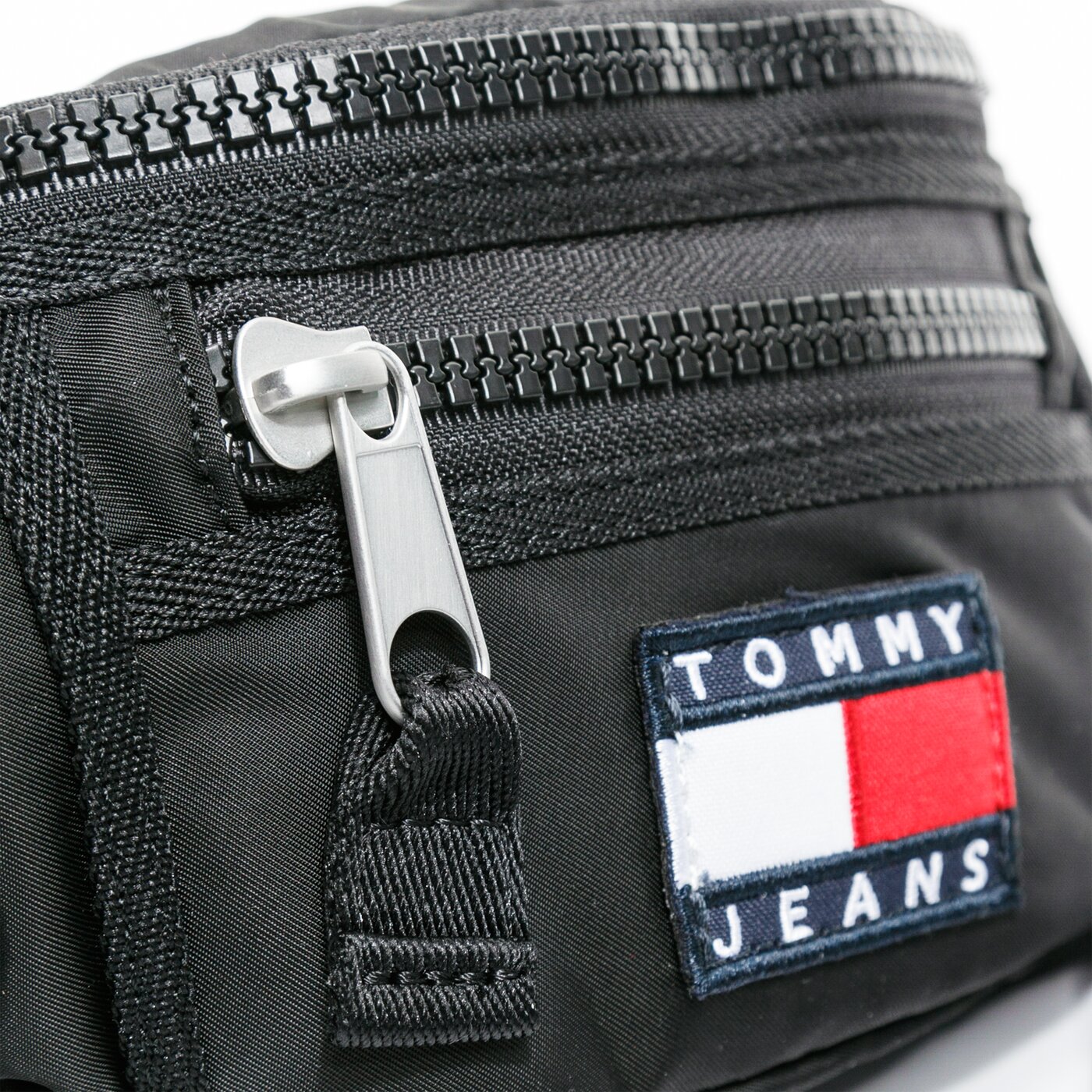Damska nerka / saszetka TOMMY HILFIGER TOREBKA TJW HERITAGE BUMBAG aw0aw08963bds kolor czarny