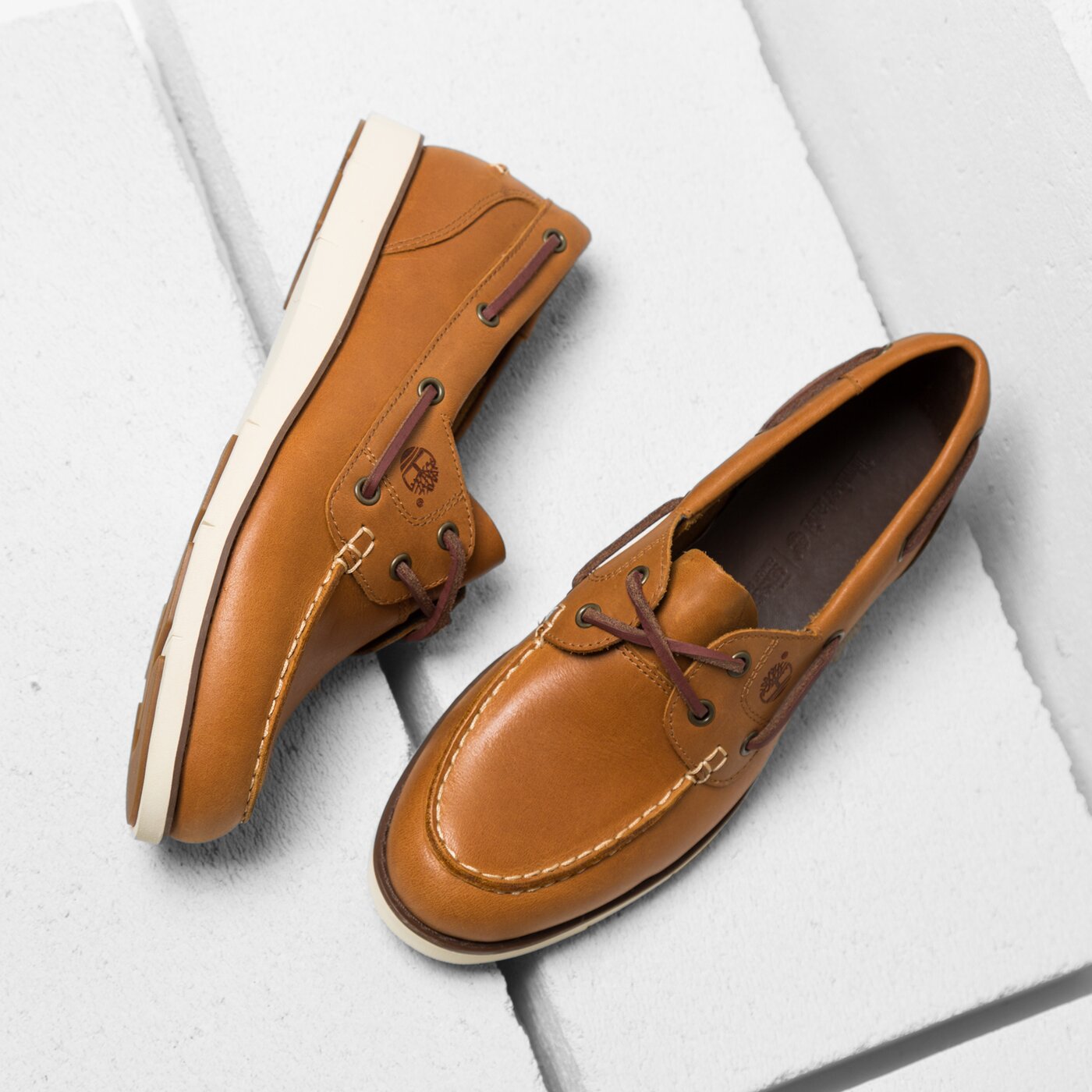 Damskie mokasyny i półbuty TIMBERLAND LAKEVILLE 2-EYE BOA T SHOE a1gch kolor brązowy