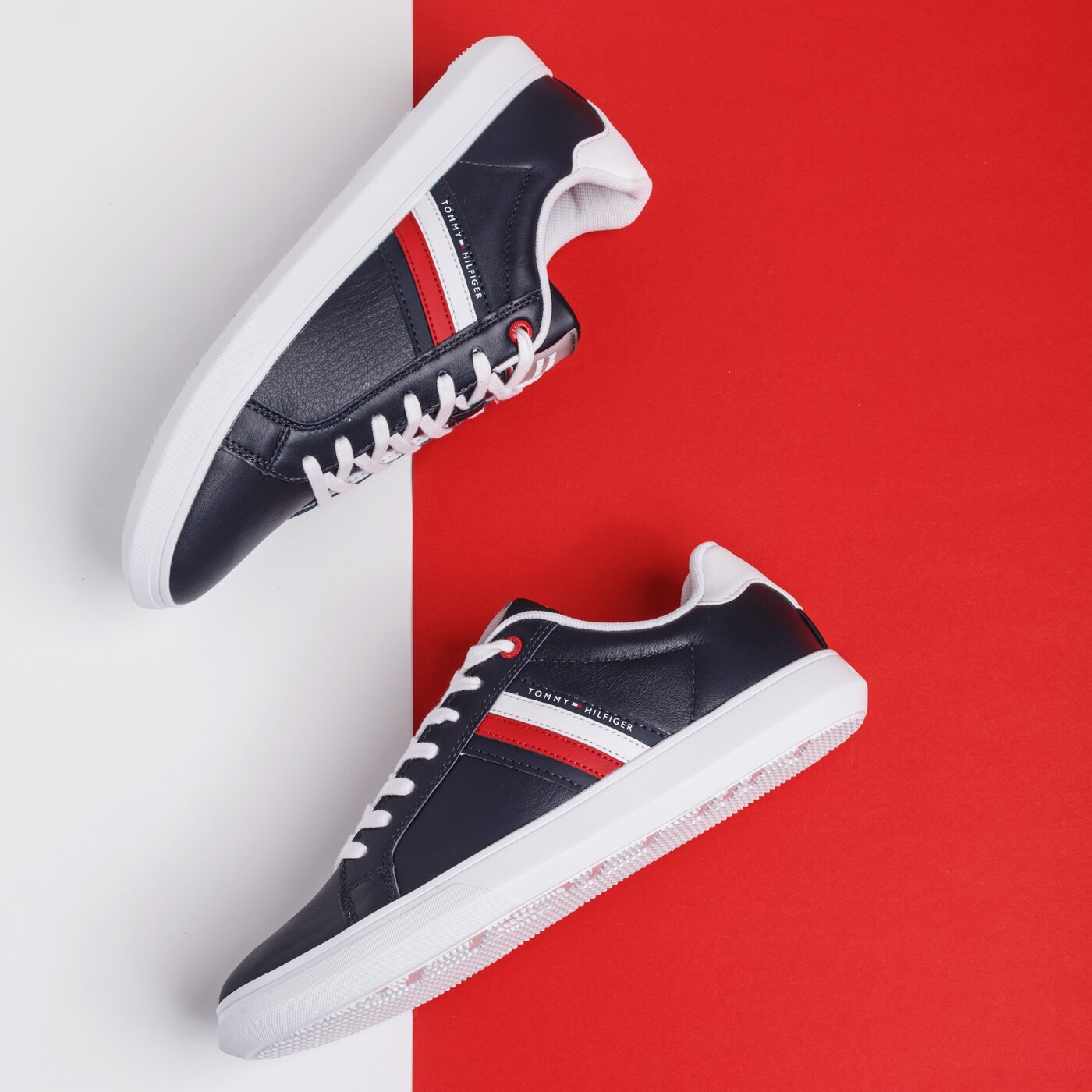 Męskie sneakersy (buty) TOMMY HILFIGER ESSENTIAL LEATHER CUPSOLE fm0fm02668dw5 kolor biały