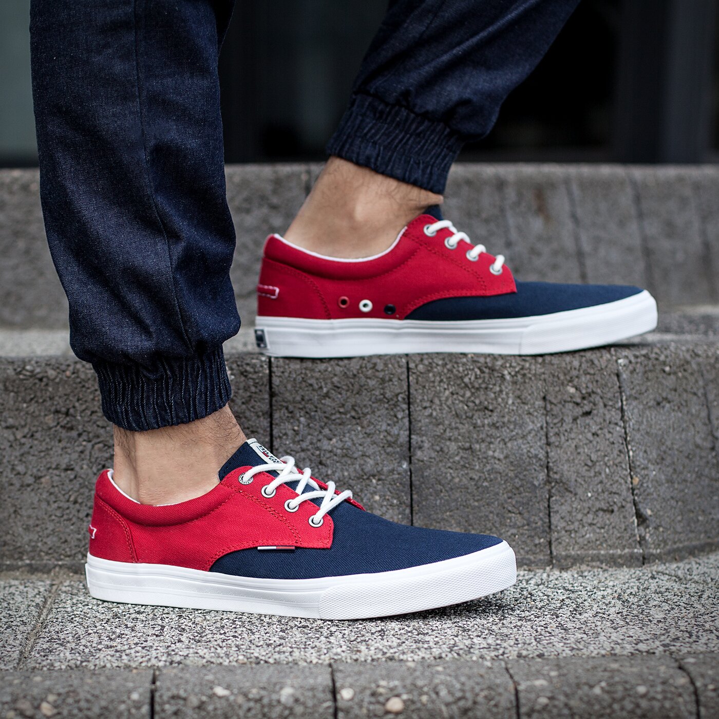 Męskie trampki TOMMY HILFIGER V2385IC 1D1 em56820815156 kolor czerwony