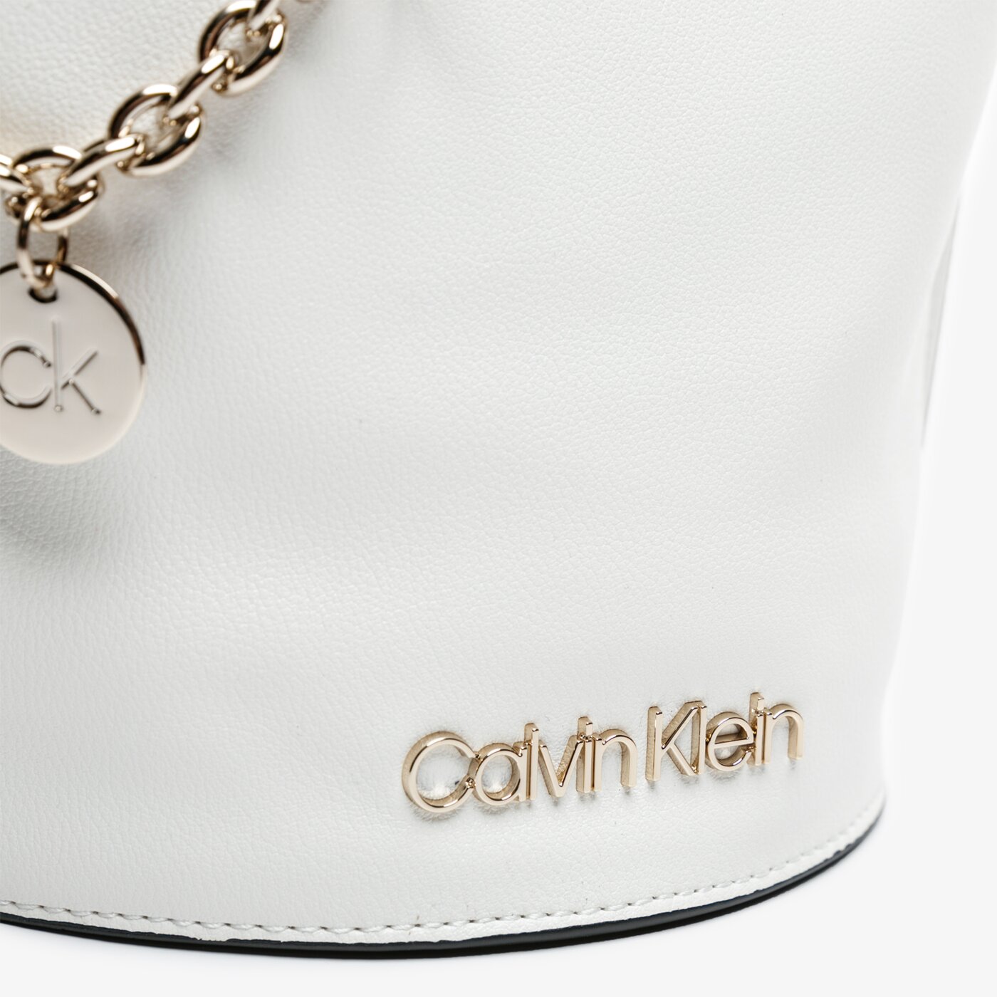 Damska torebka CALVIN KLEIN TOREBKA CHAINED SML BUCKET k60k606037yad kolor biały