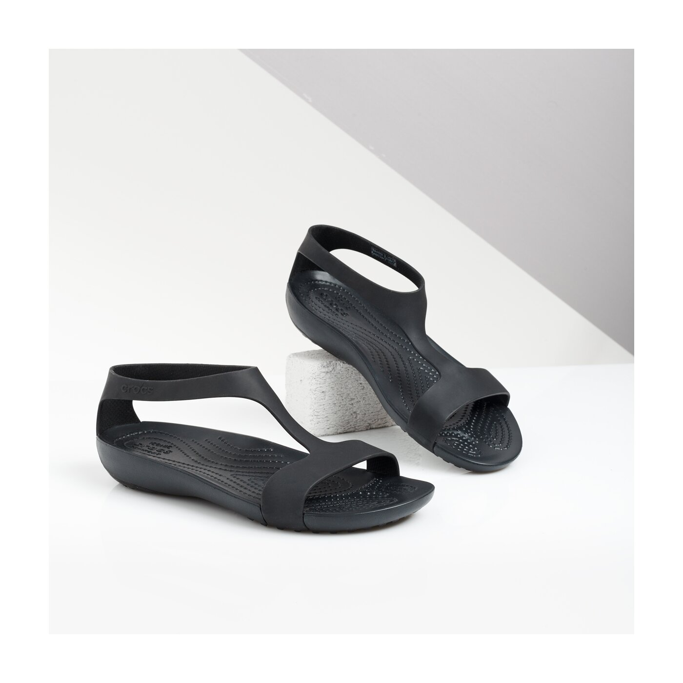 Damskie sandały CROCS SERENA SANDAL #205469060# kolor czarny