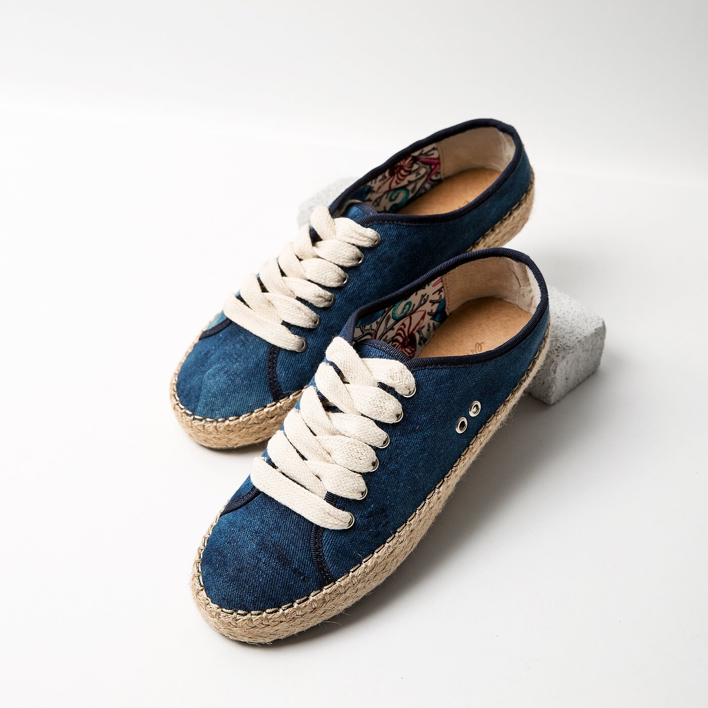 Damskie półbuty EMU AGONIS DARK DENIM DISTRESS w11411darkdenimdist kolor granatowy