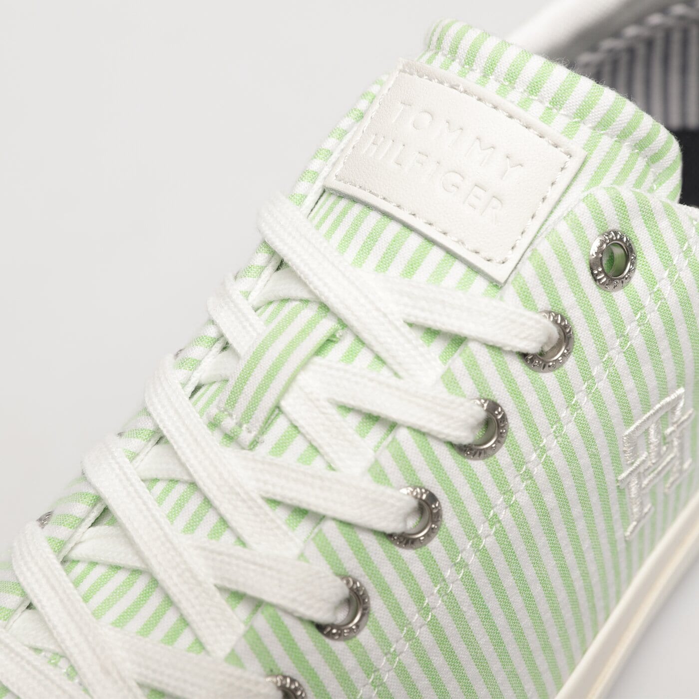 Męskie trampki TOMMY HILFIGER TH HI VULC STREET LOW SEERSUCKER fm0fm045400h7 kolor zielony