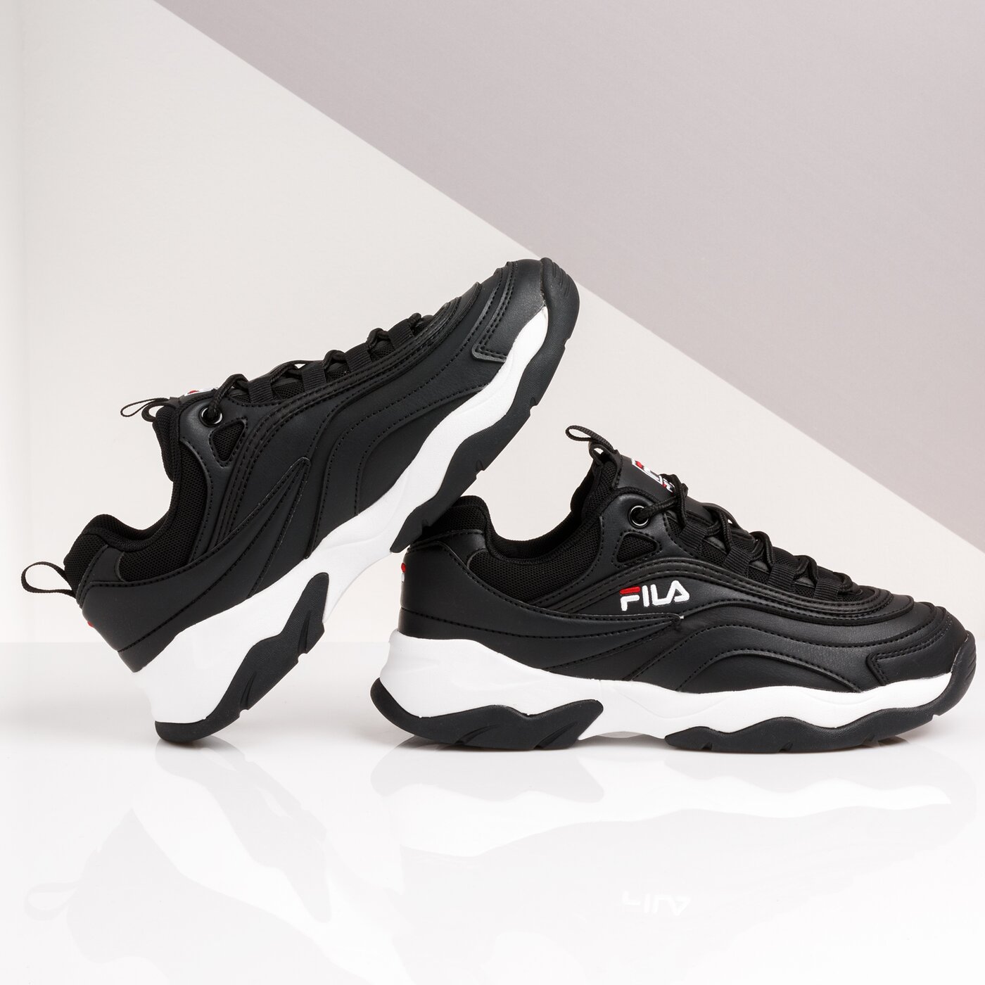 Damskie sneakersy (buty) FILA RAY LOW WMN 101056212a kolor czarny