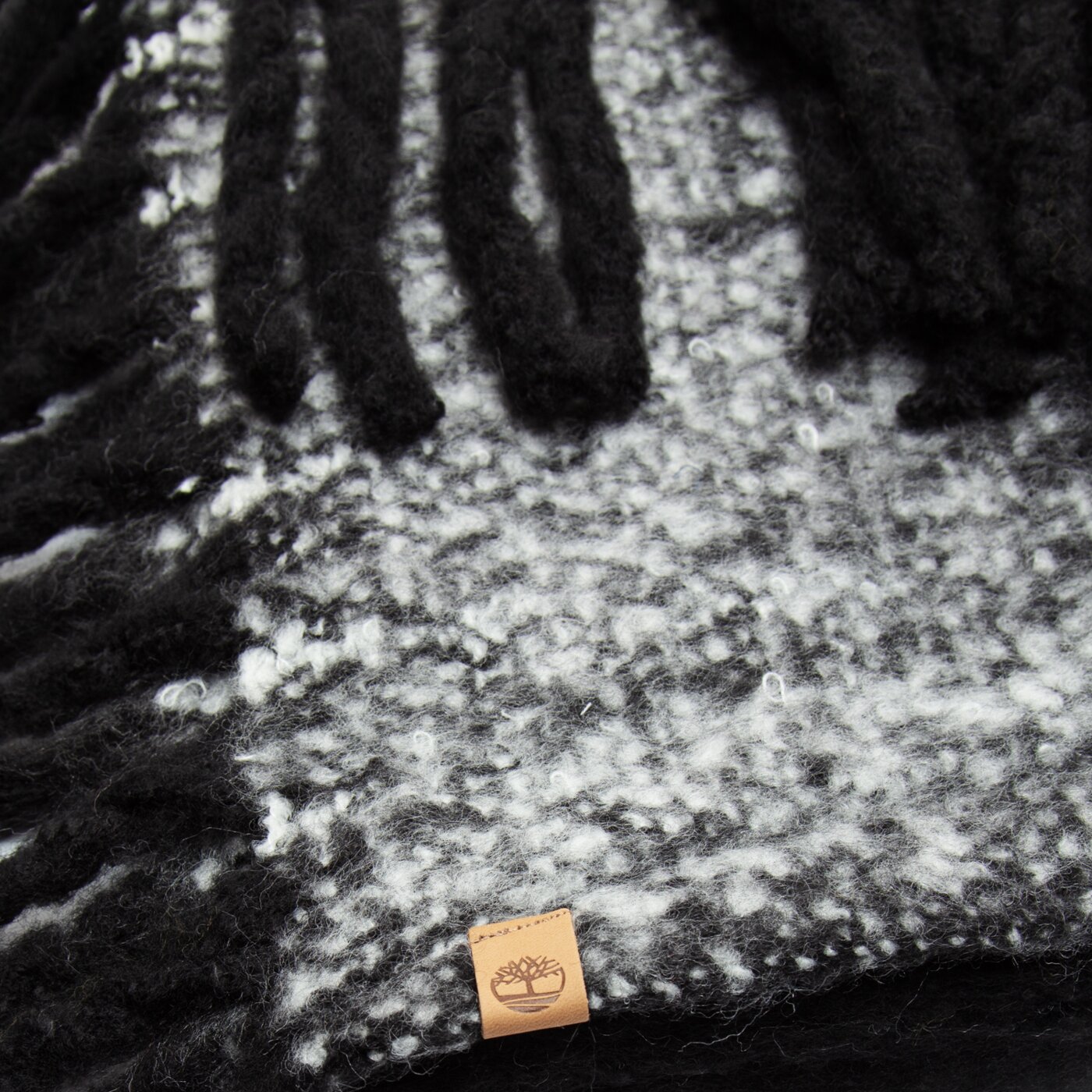 Damski szalik / rękawiczki TIMBERLAND SZALIK COLORBLOCK BLANKET SCARF tb0a1eqs0011 kolor czarny