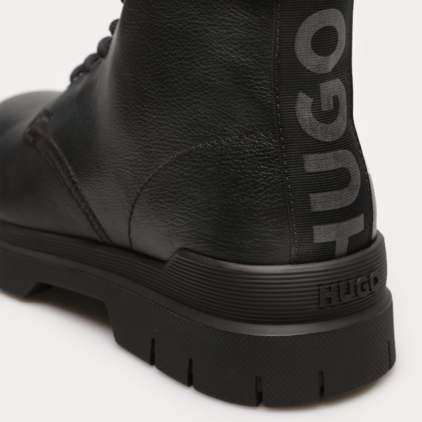 Męskie buty za kostkę HUGO BOSS RYAN HALB LGGR 50503819001 kolor czarny