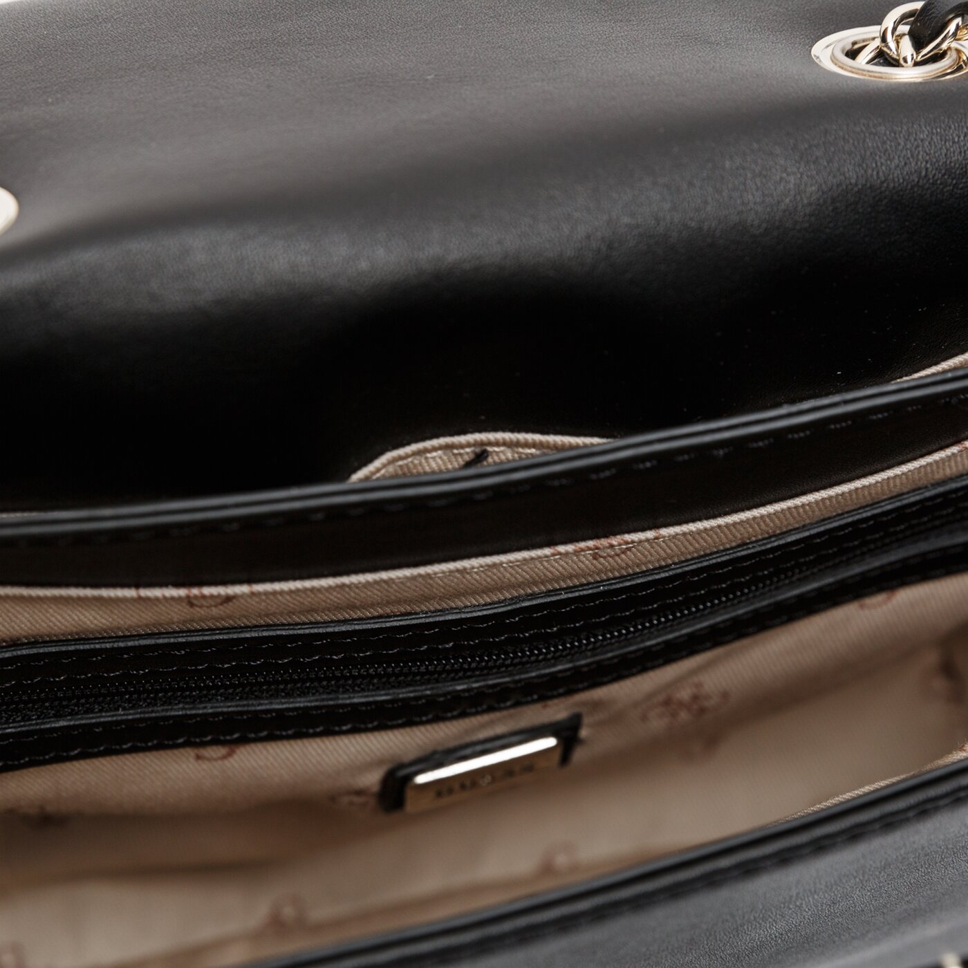 Damska torebka GUESS TOREBKA CHRISSY CNVRTBLE XBODY FLAP hwtw7440210twd kolor czarny