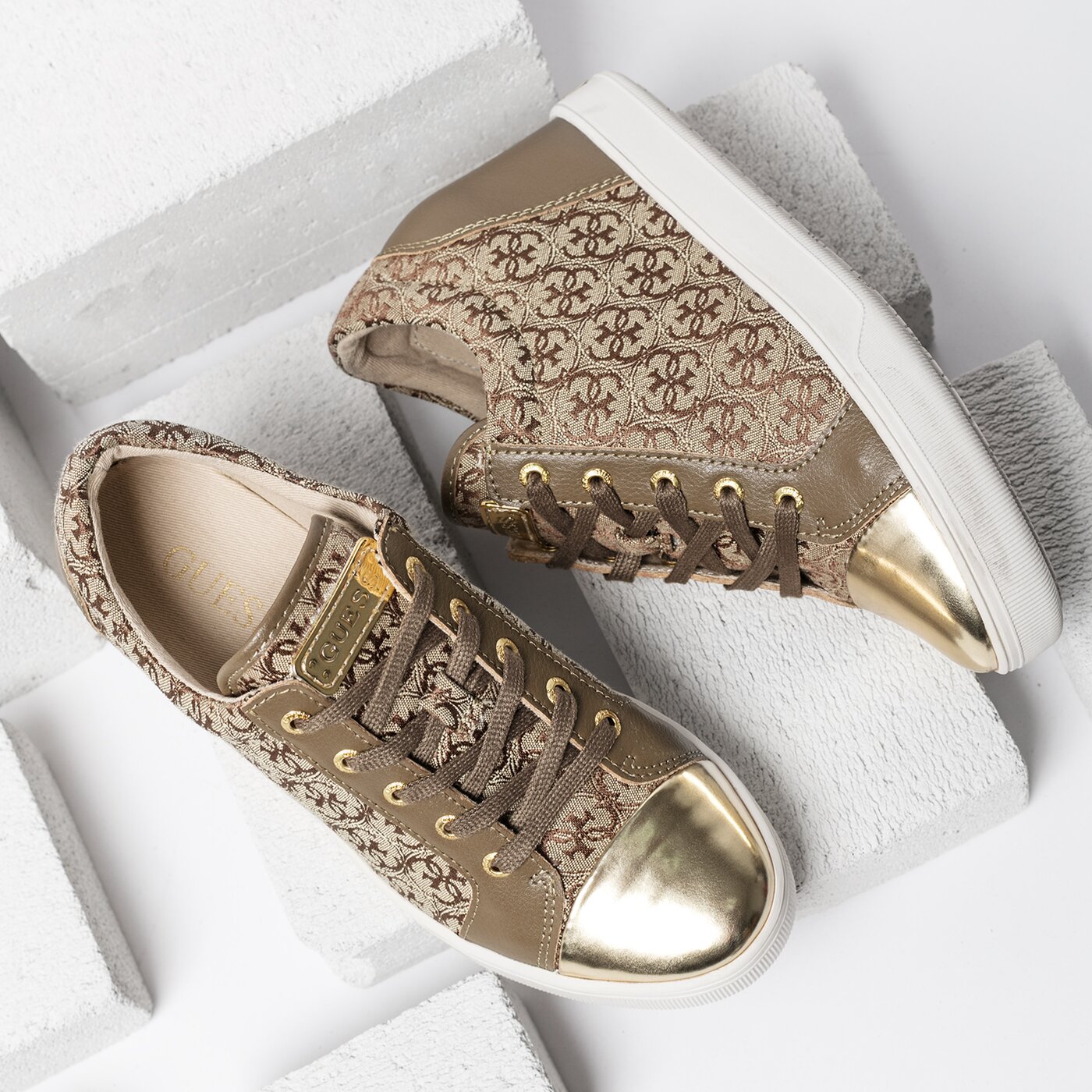 Damskie trampki GUESS FINNA flfin3fal12beibr kolor złoty