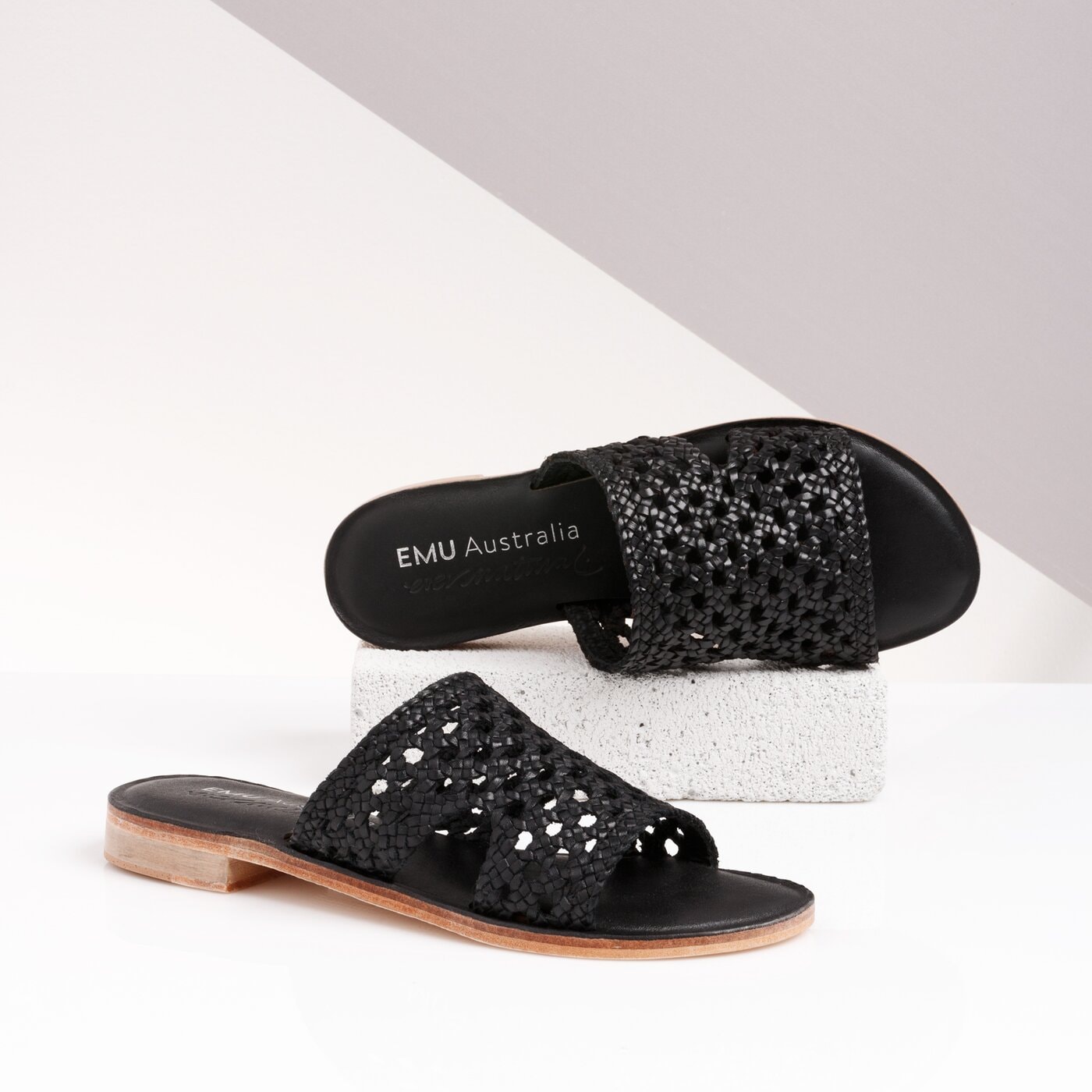 Damskie klapki EMU AUSTRALIA KADINA  w11942black kolor czarny