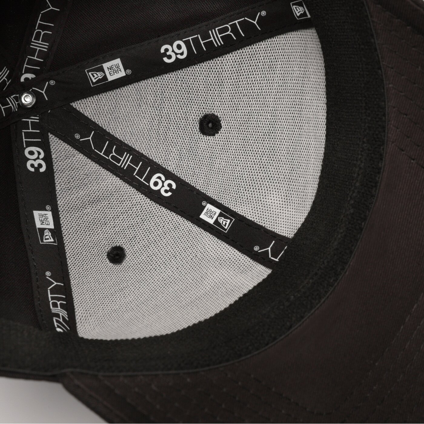 Damska czapka z daszkiem NEW ERA CZAPKA 3930 CLASSIC NY YANKEES 10145638 kolor czarny