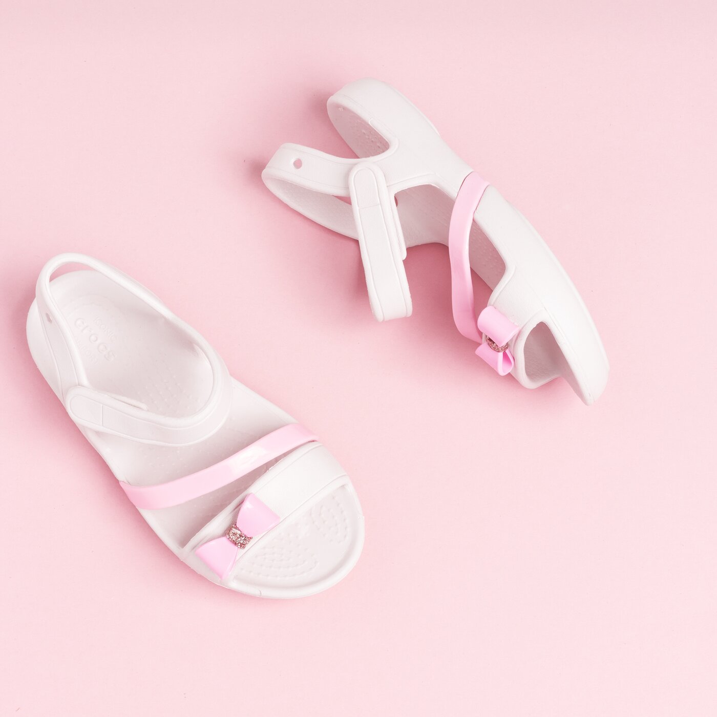 Dziecięce sandały / klapki CROCS LINA CHARM SANDAL K 2055306pii kolor różowy