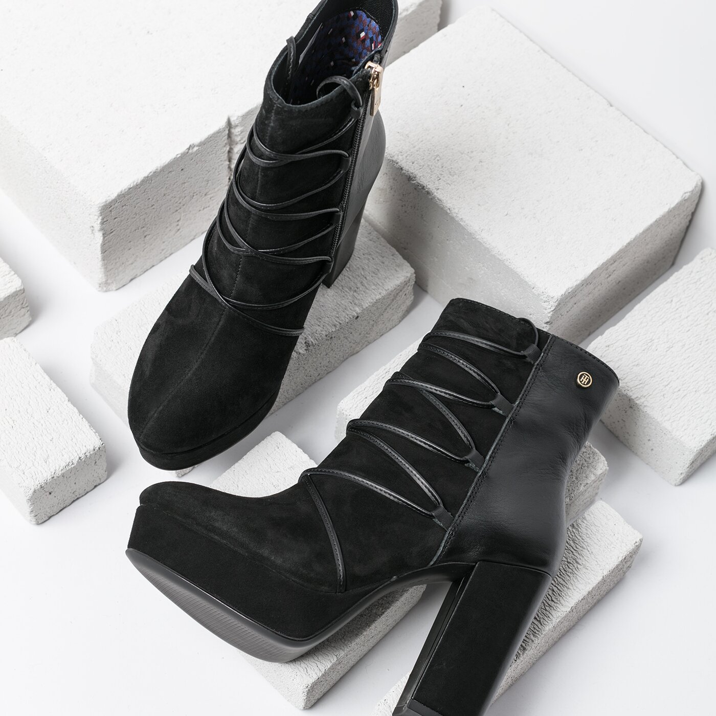 Damskie botki / sztyblety TOMMY HILFIGER CHERYL 3C fw0fw02016990 kolor czarny