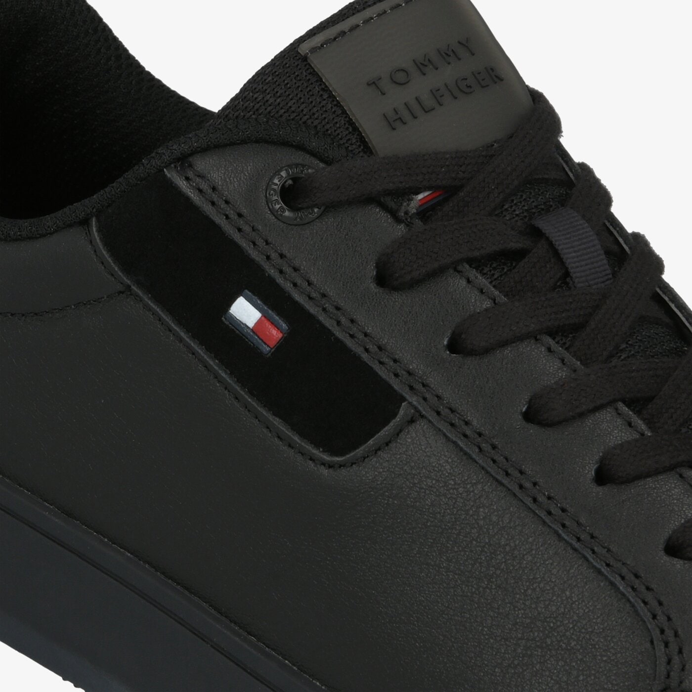 Męskie sneakersy (buty) TOMMY HILFIGER ESSENTIAL LEATHER CUPSOLE fm0fm02581bds kolor czarny