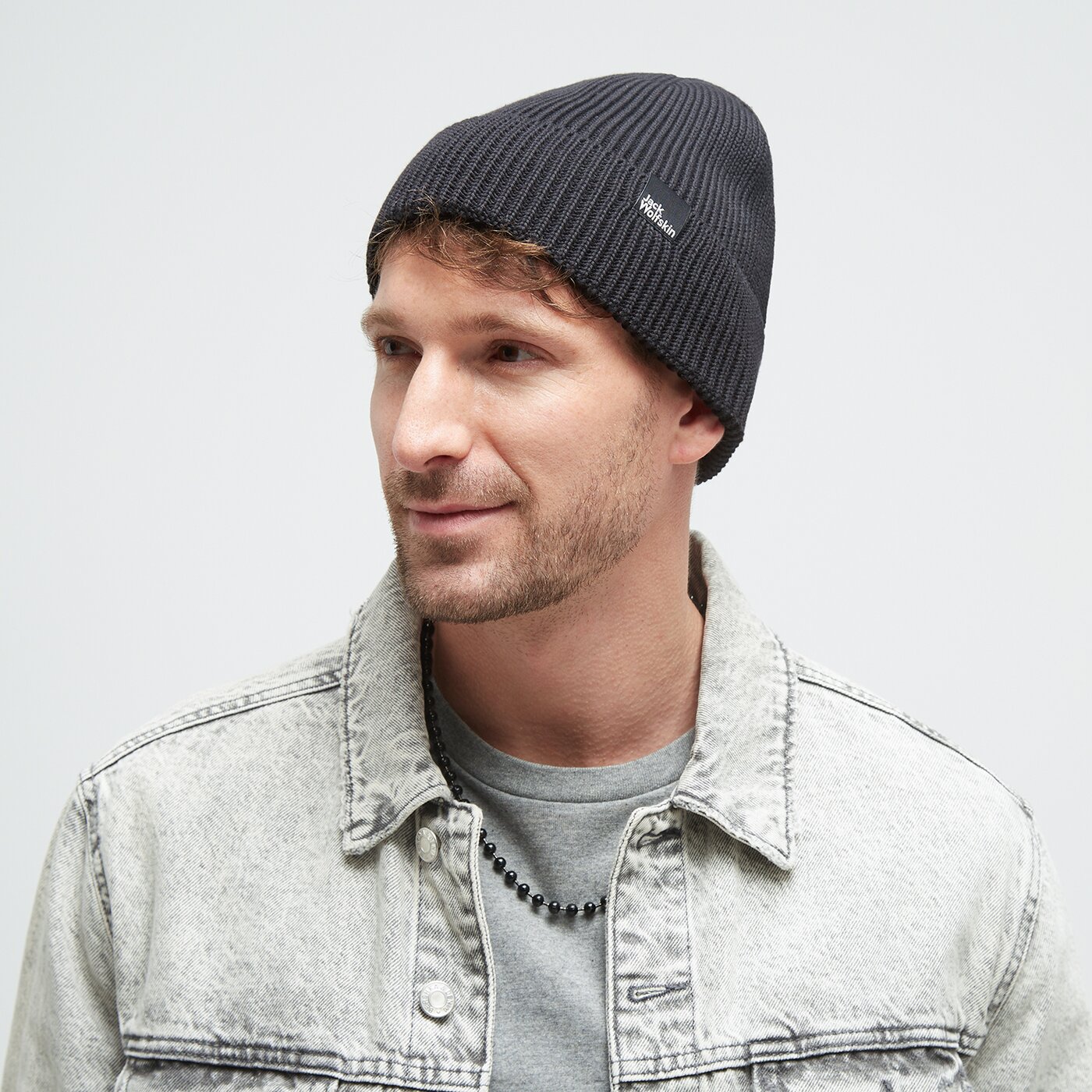 Damska czapka zimowa JACK WOLFSKIN CZAPKA ESSENTIAL BEANIE 19108816000 kolor czarny
