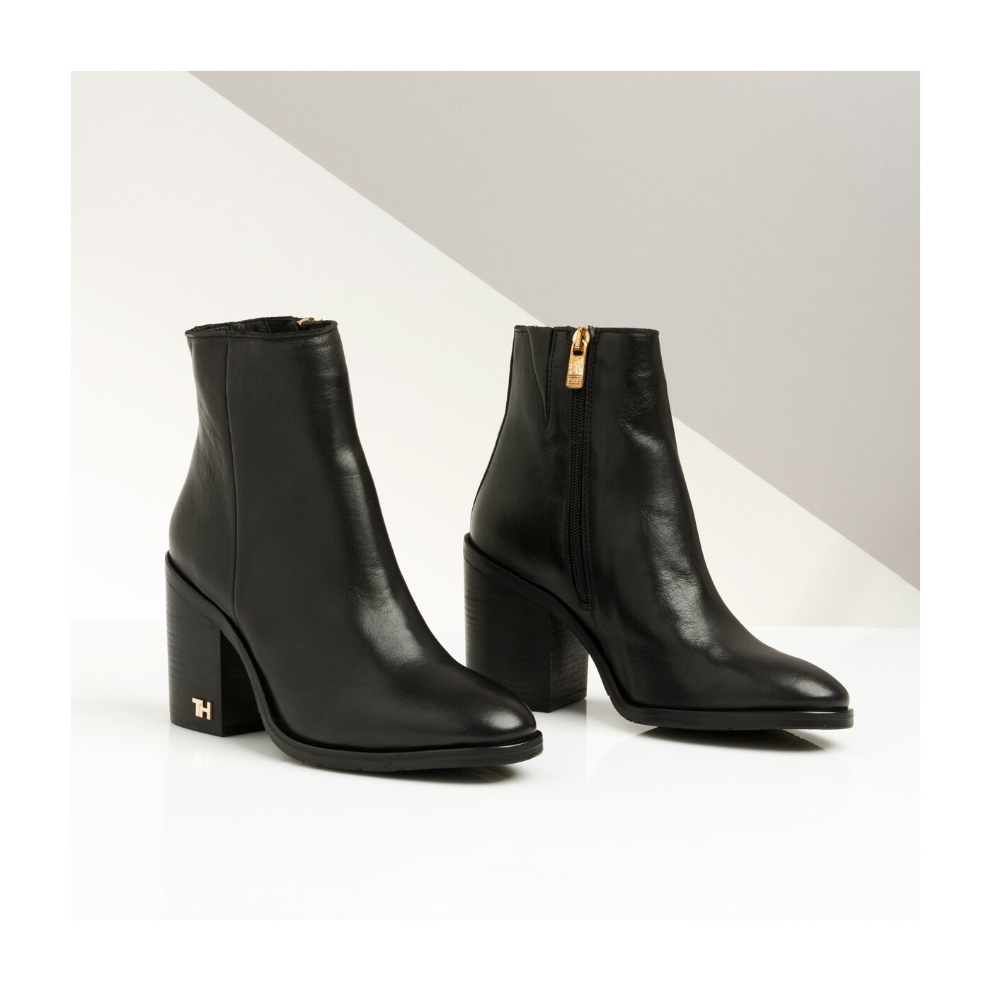 Damskie botki / sztyblety TOMMY HILFIGER MONO COLOR HEELED BOOT fw0fw04279990 kolor czarny