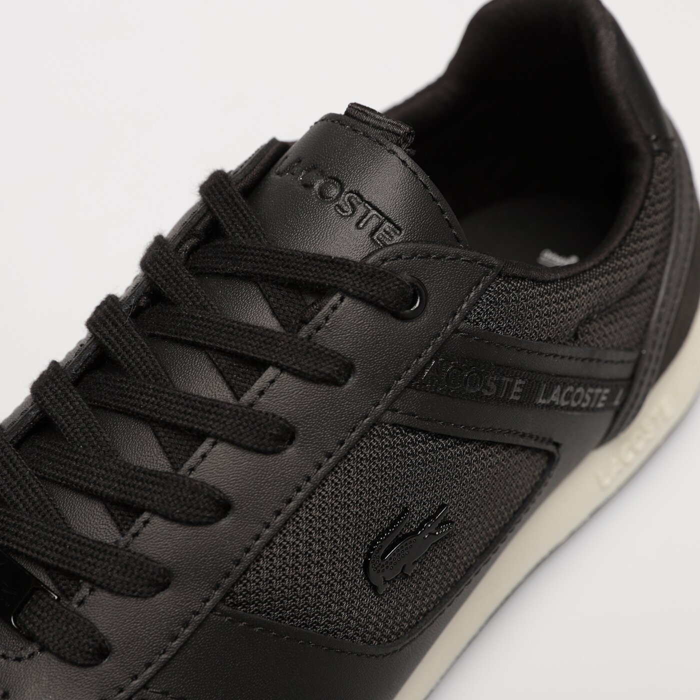 Męskie sneakersy (buty) LACOSTE MENERVA 222 1 CMA 744cma0030312 kolor czarny