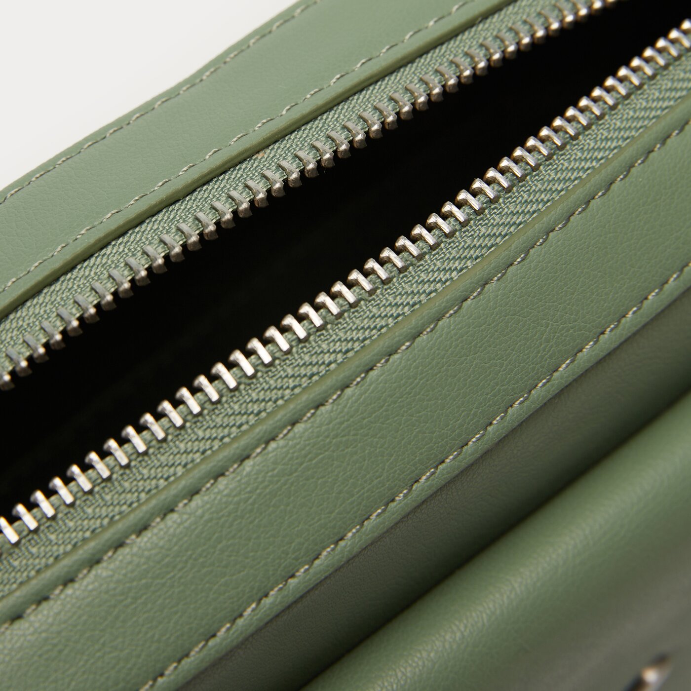 Damska torebka CALVIN KLEIN TOREBKA RE-LOCK CAMERA BAG k60k611083lkg kolor zielony