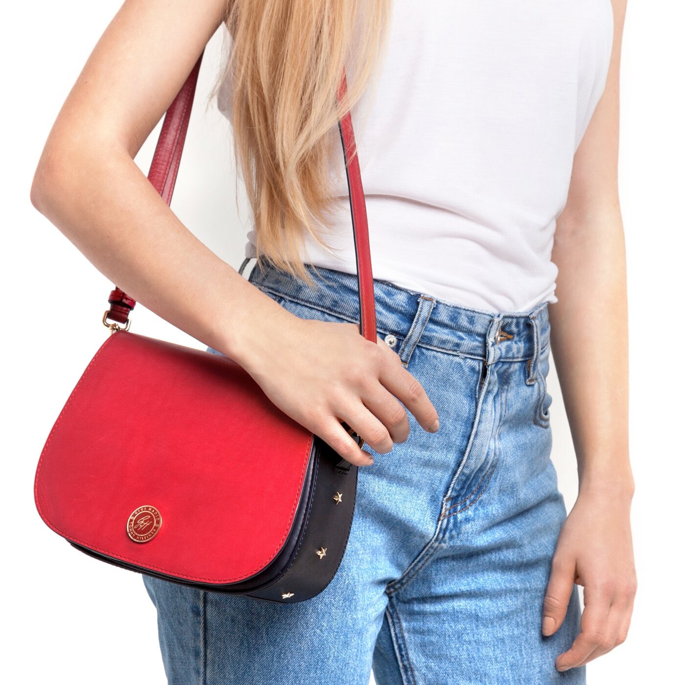 tommy-hilfiger-torebka-gigi-ha-did-saddle-czerwony-267287-torebki