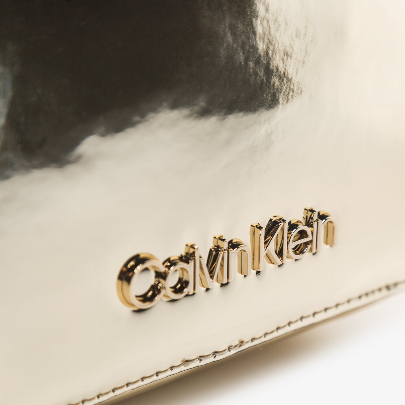 Damska torebka CALVIN KLEIN TOREBKA CK CAMERA k60k6061910f4 