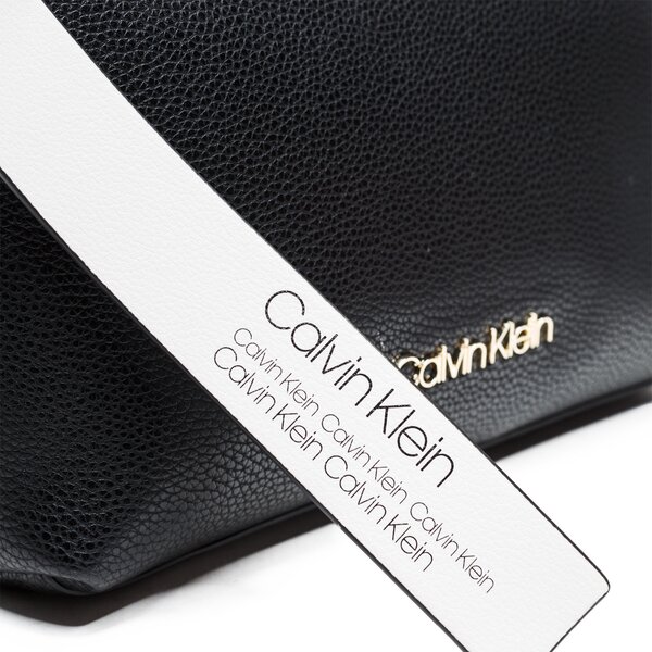 Damska torebka CALVIN KLEIN TOREBKA NEAT EW CROSSBODY k60k605081001 kolor czarny