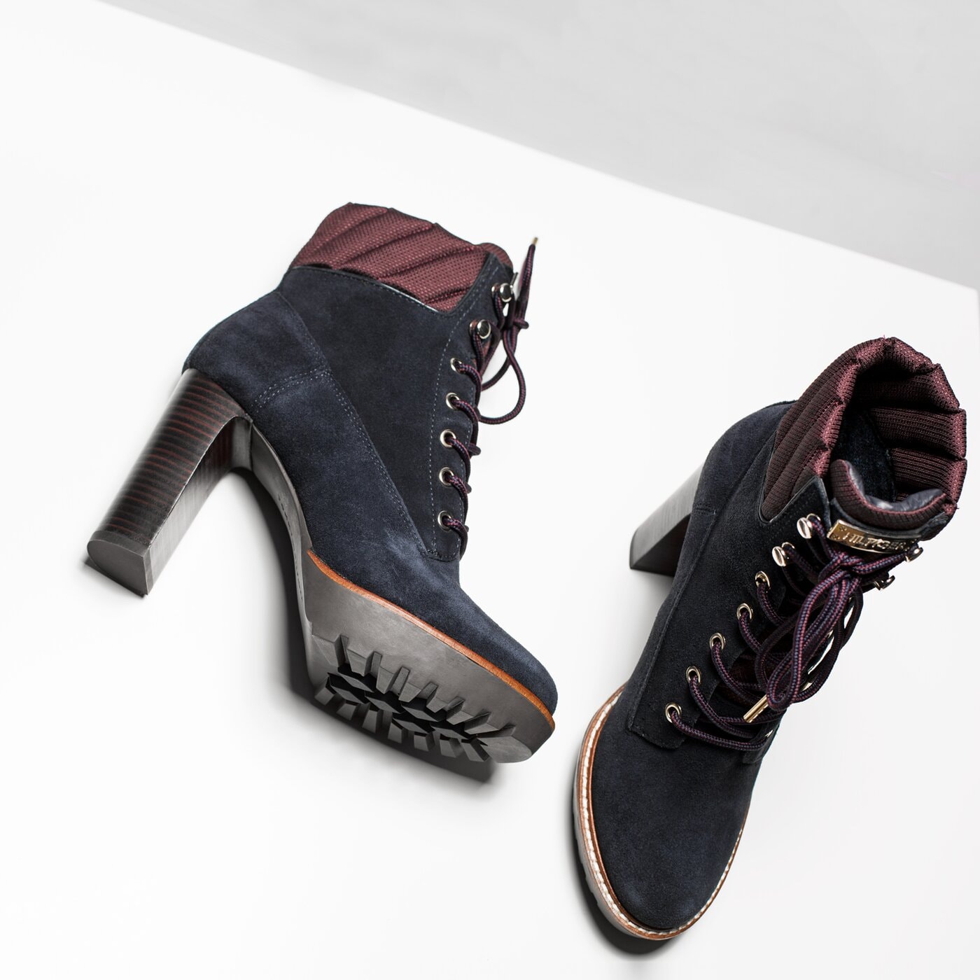 Damskie botki / sztyblety TOMMY HILFIGER I1285LEEN 13C1 fw56821516403 kolor granatowy