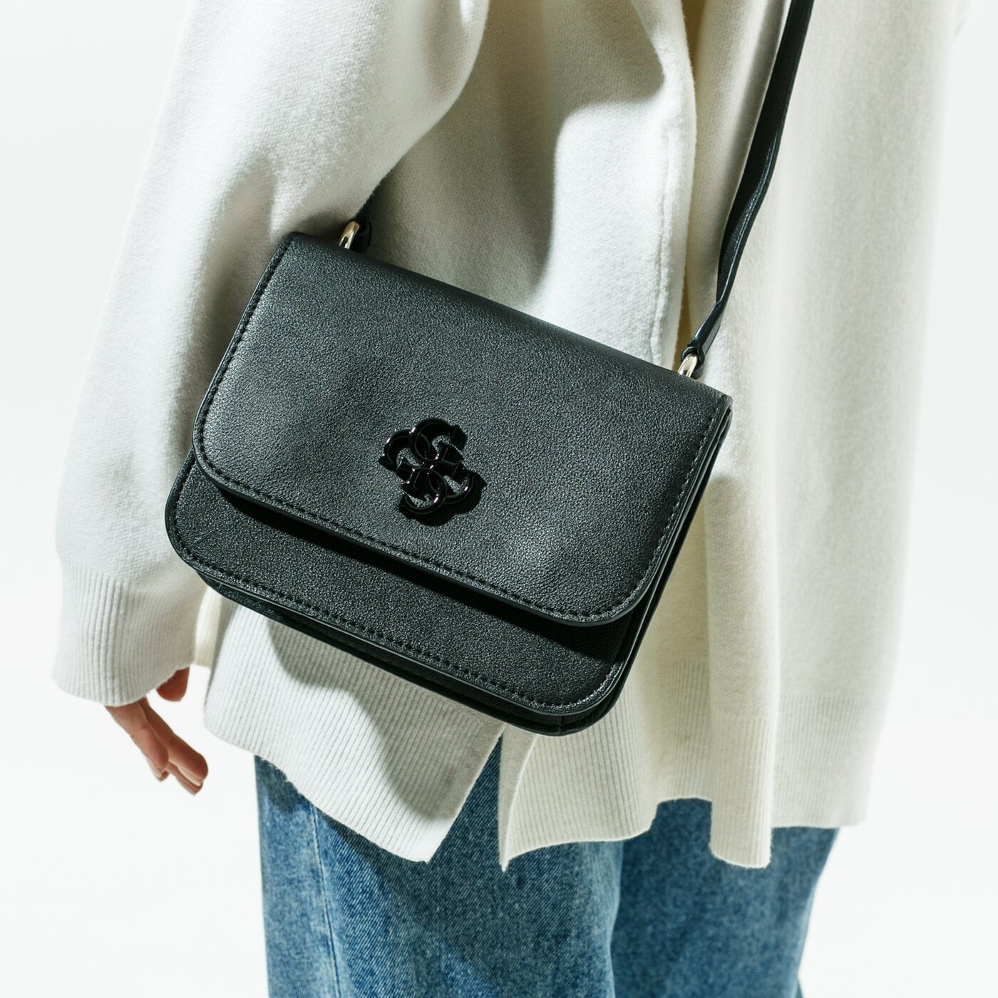 Damska torebka GUESS TOREBKA NOELLE MINI CROSSBODY FLAP hwve7879780bla kolor czarny