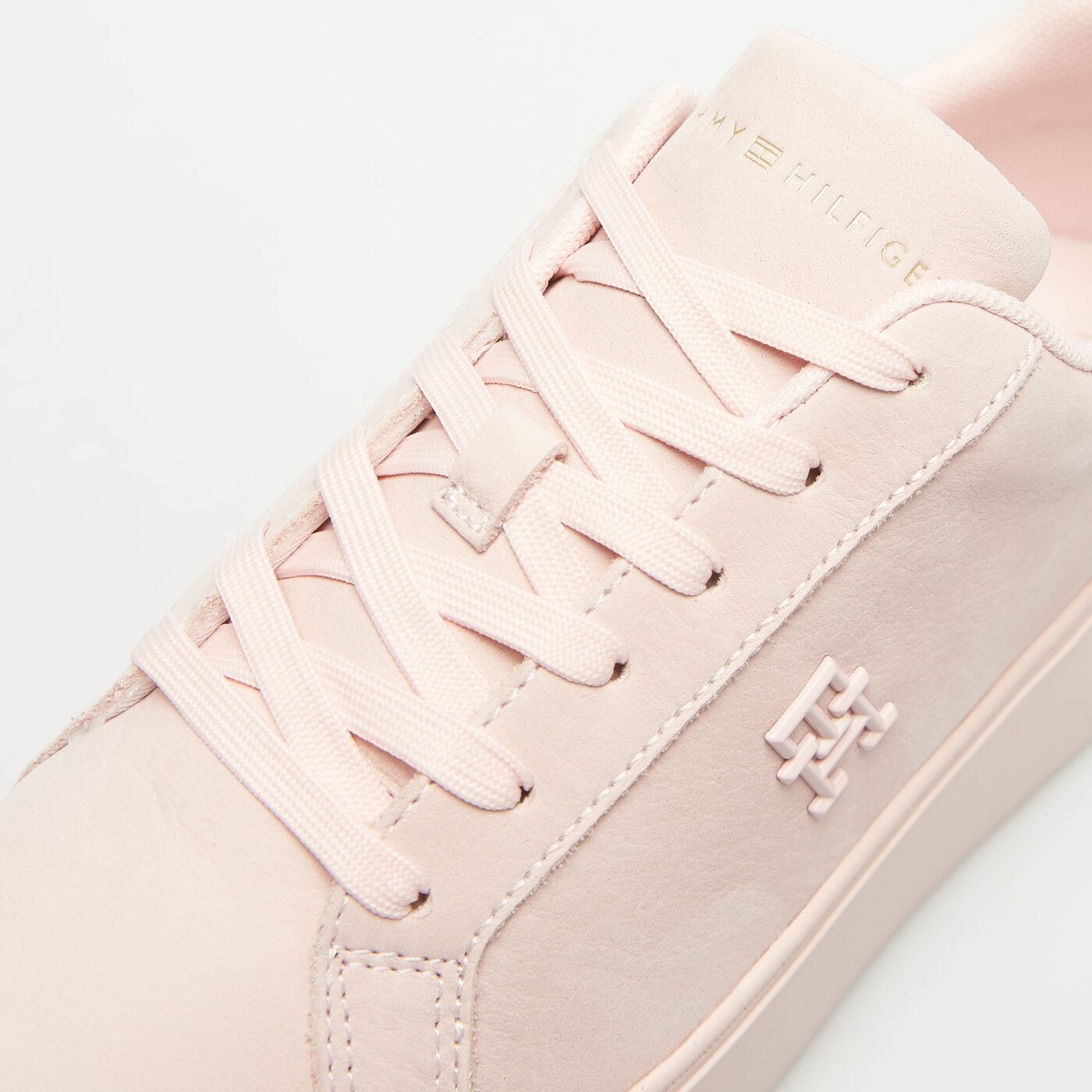 Damskie sneakersy (buty) TOMMY HILFIGER PLATFORM COURT SNEAKER NUBUCK fw0fw07912tjq kolor różowy