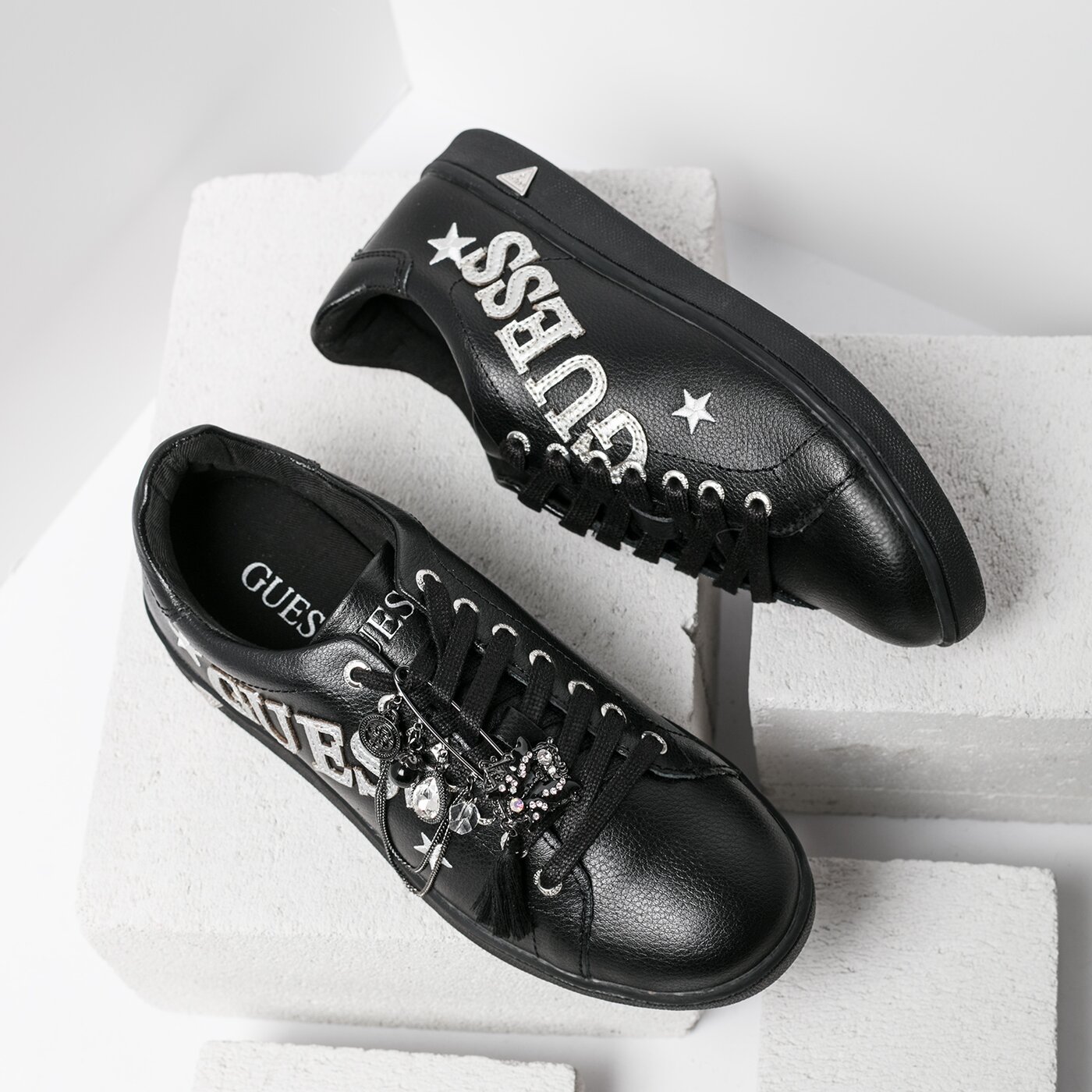 Damskie trampki GUESS SUPER flspr3lem12black kolor czarny