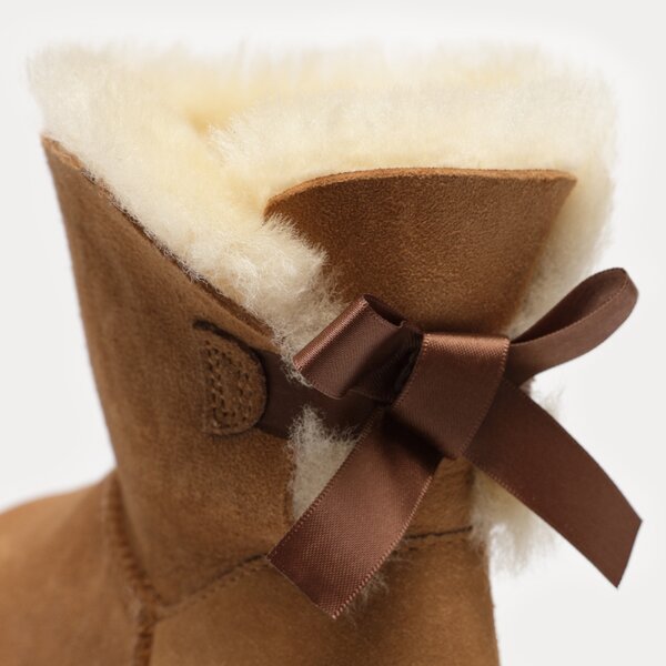 Damskie botki / sztyblety UGG MINI BAILEY BOW II 1016501-chestnut kolor brązowy