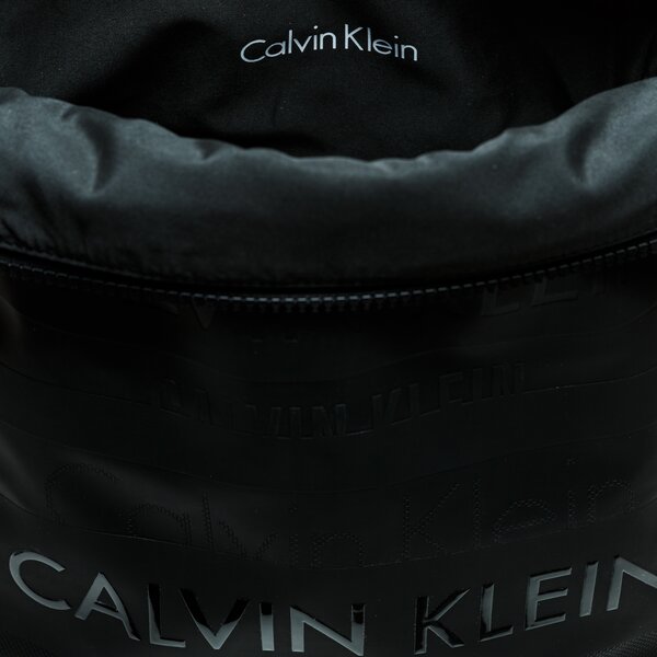 Damski plecak CALVIN KLEIN PLECAK LOGO ADDICTION BACKPACK k50k503530000 kolor czarny