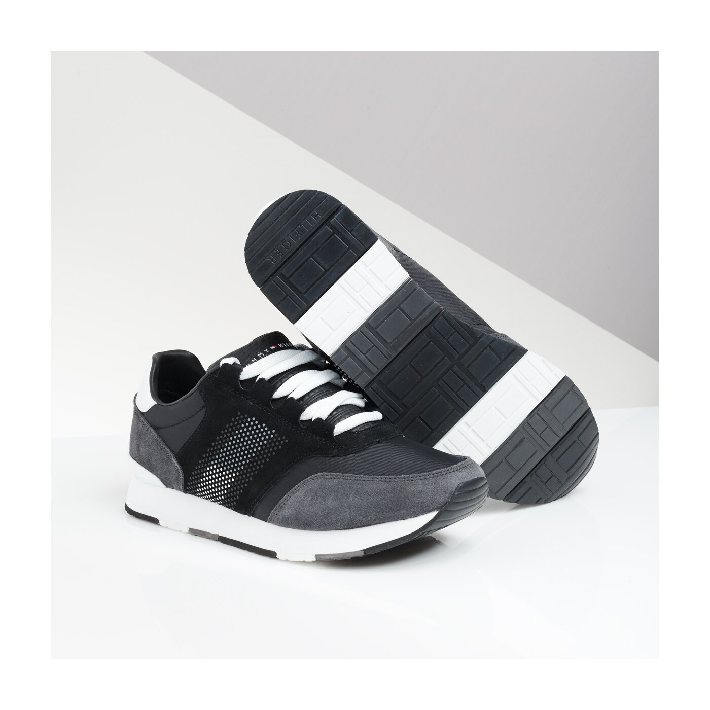 Męskie sneakersy (buty) TOMMY HILFIGER LEEDS 4C fm0fm02056990 kolor czarny