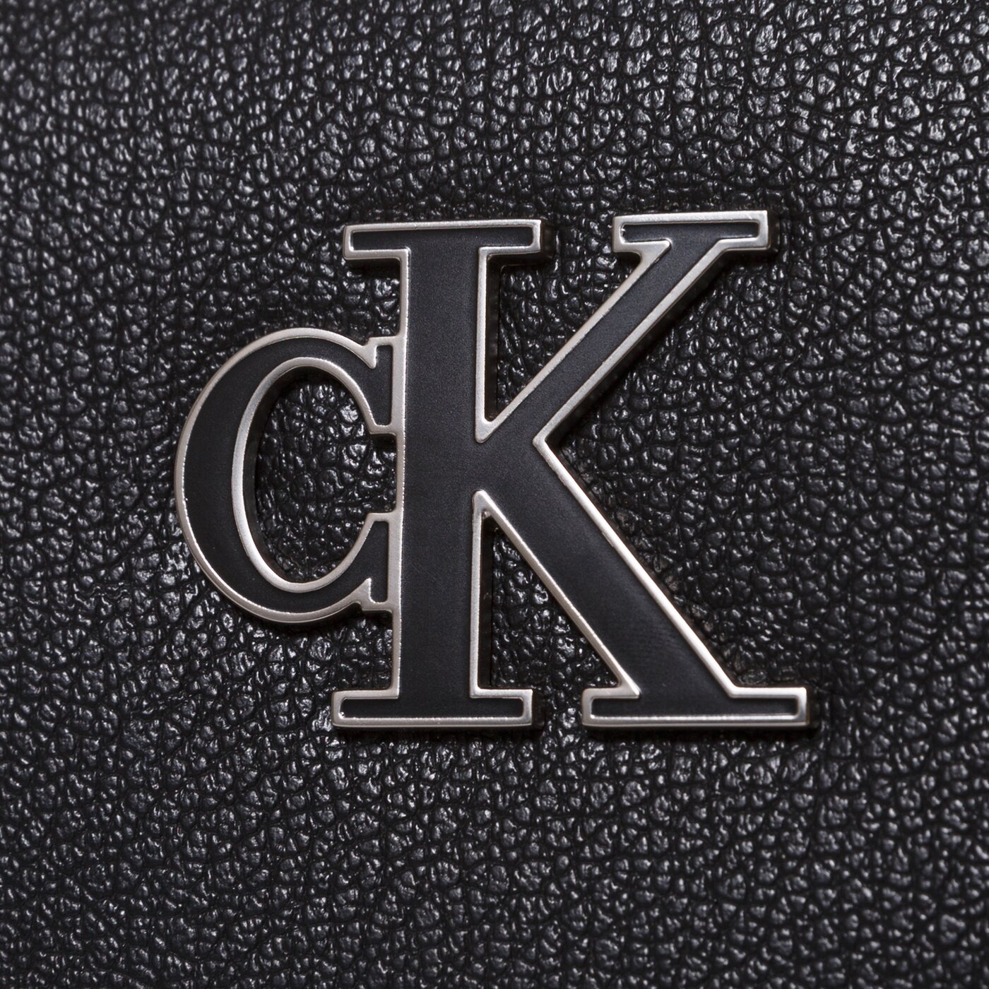 Damska torebka CALVIN KLEIN TOREBKA MINIMAL MONOGRAM CAMERA BAG k60k609290bds kolor czarny