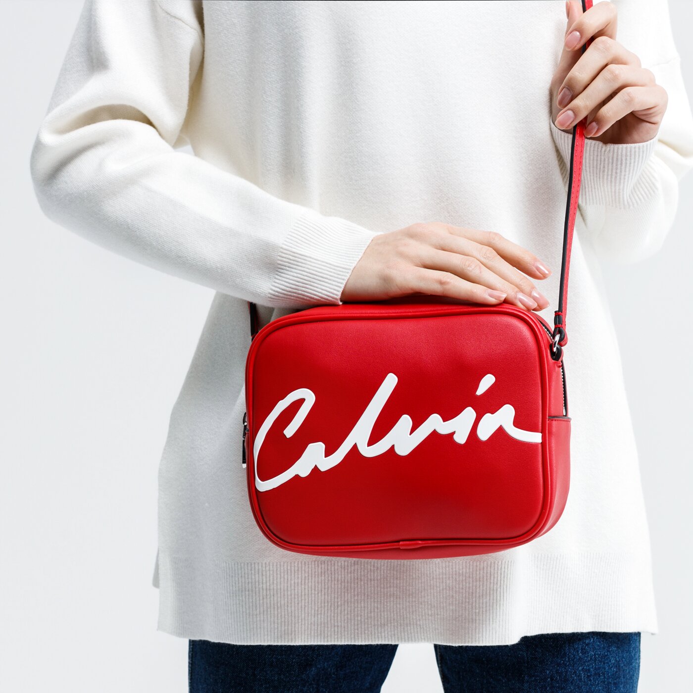 Damska torebka CALVIN KLEIN TOREBKA SCULPTED LARGE CAMERA BAG k60k606573xa9 kolor czerwony