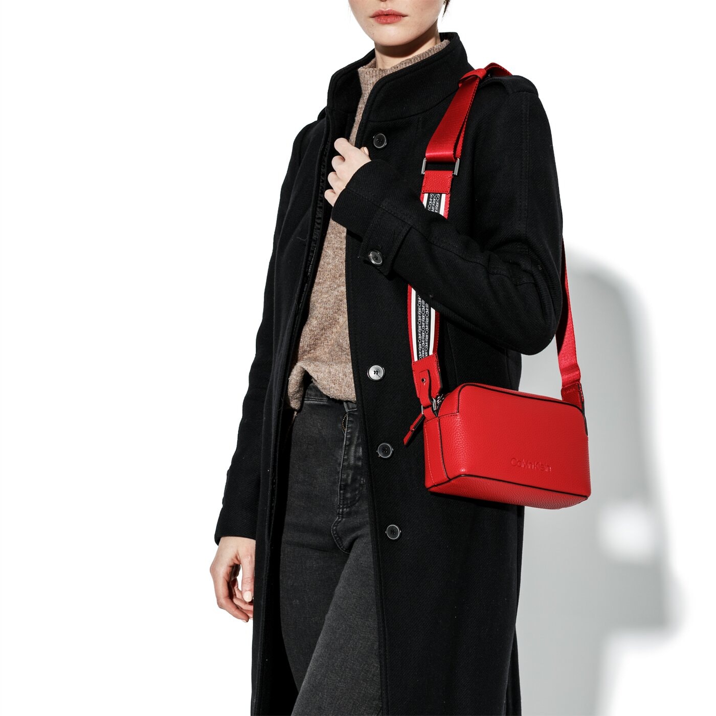 Damska torebka CALVIN KLEIN TOREBKA RACE CROSSBODY k60k604881640 kolor bordowy