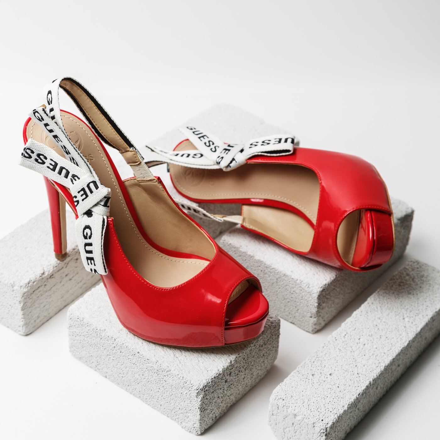 Damskie szpilki / czółenka GUESS HARLEM flhr21paf05red kolor czerwony