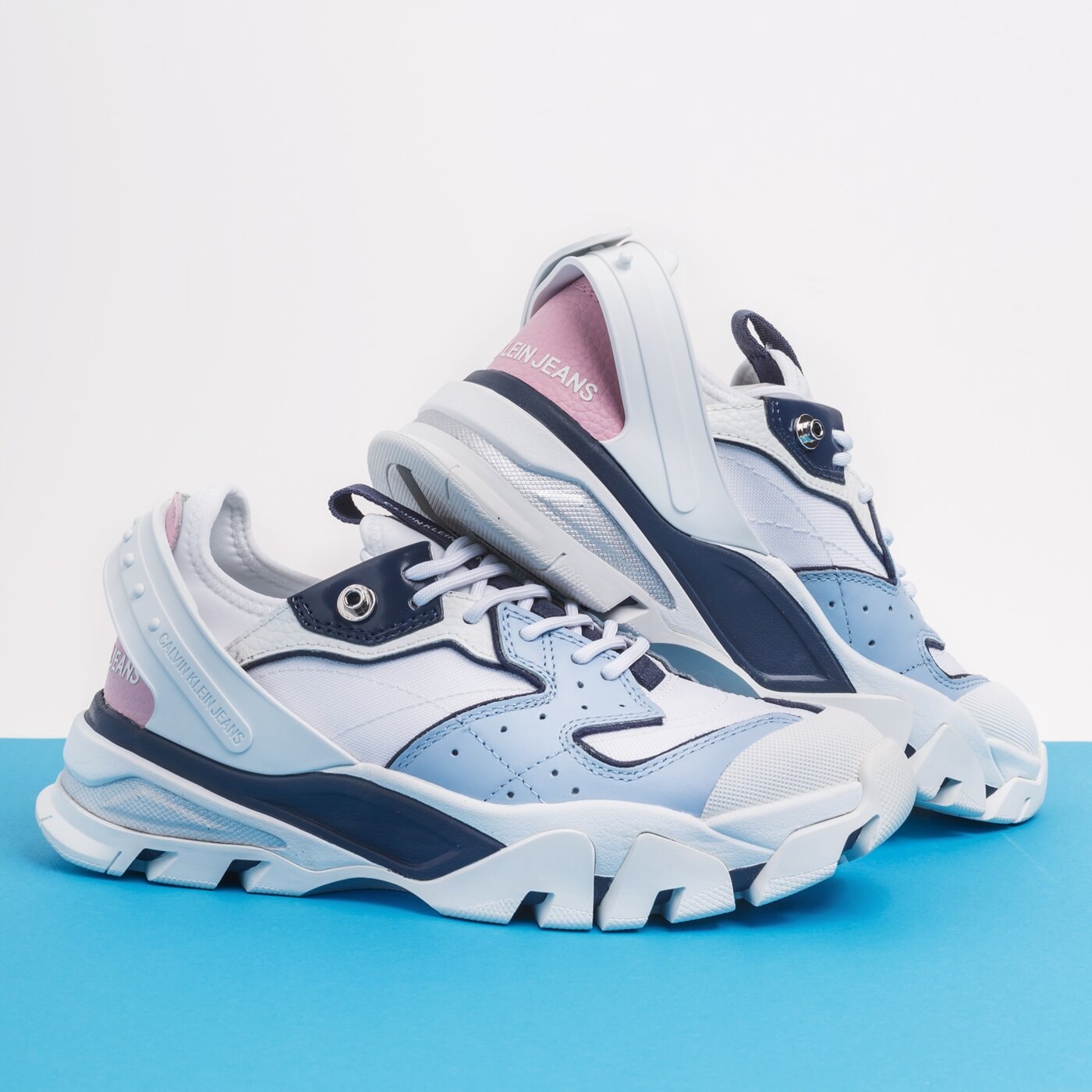 Damskie sneakersy (buty) CALVIN KLEIN CLARICE b4r0883450 kolor biały