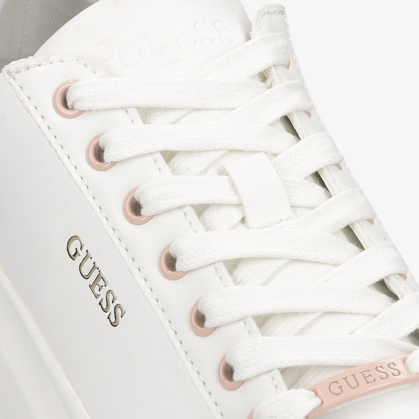 Damskie sneakersy (buty) GUESS SALERNO fl7salele12whipi kolor biały