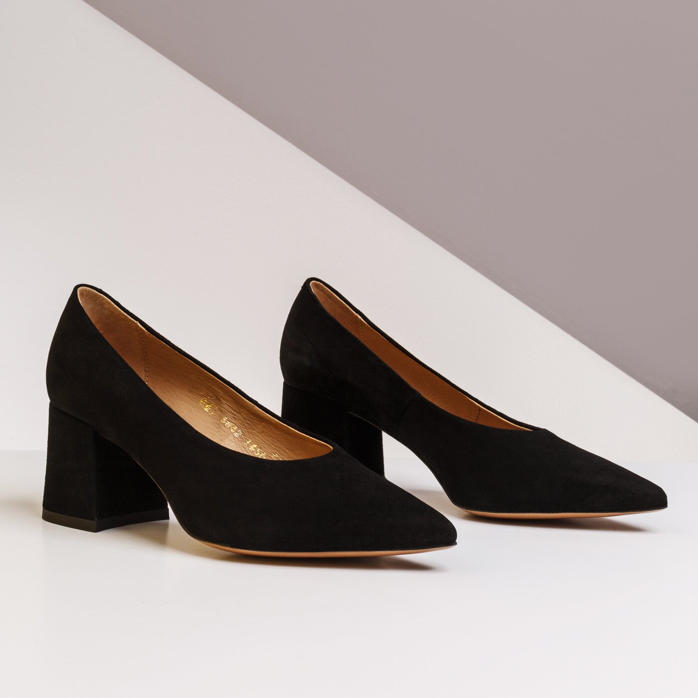Damskie szpilki / czółenka SYMBIOSIS PERFECT SHAPE  sywc120008 kolor czarny